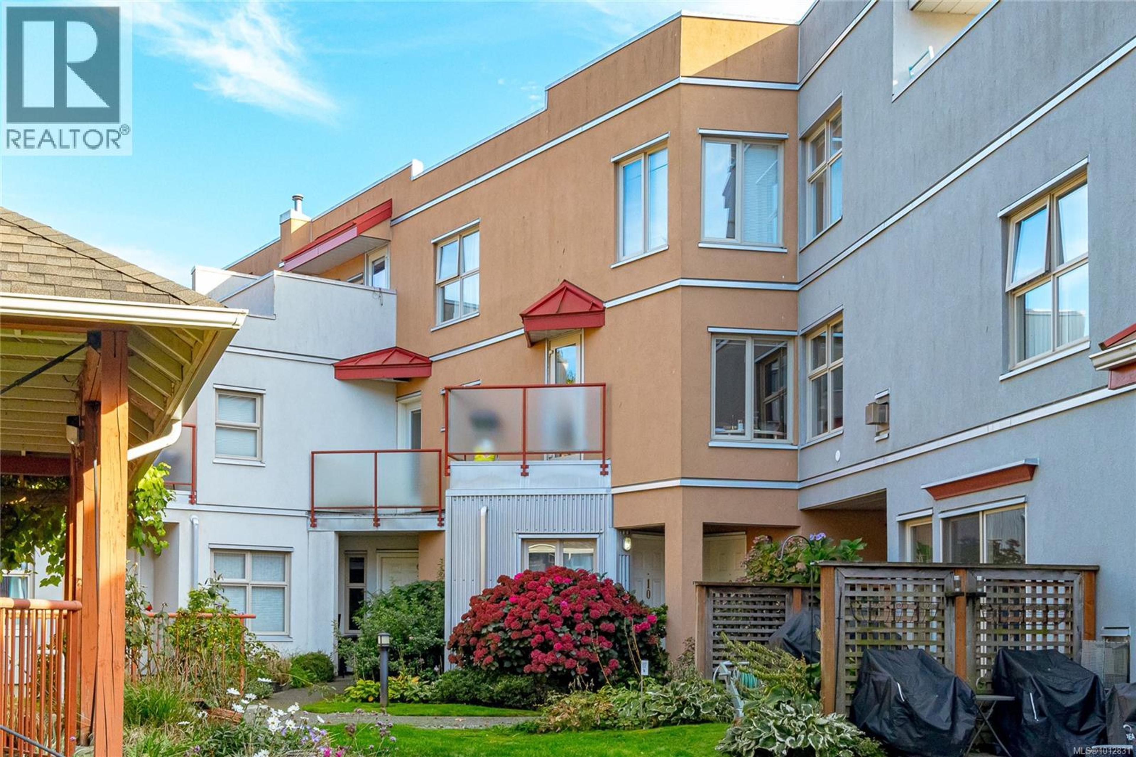 930 North Park St, Victoria - Exteriors - Full Complex View - Photo 3