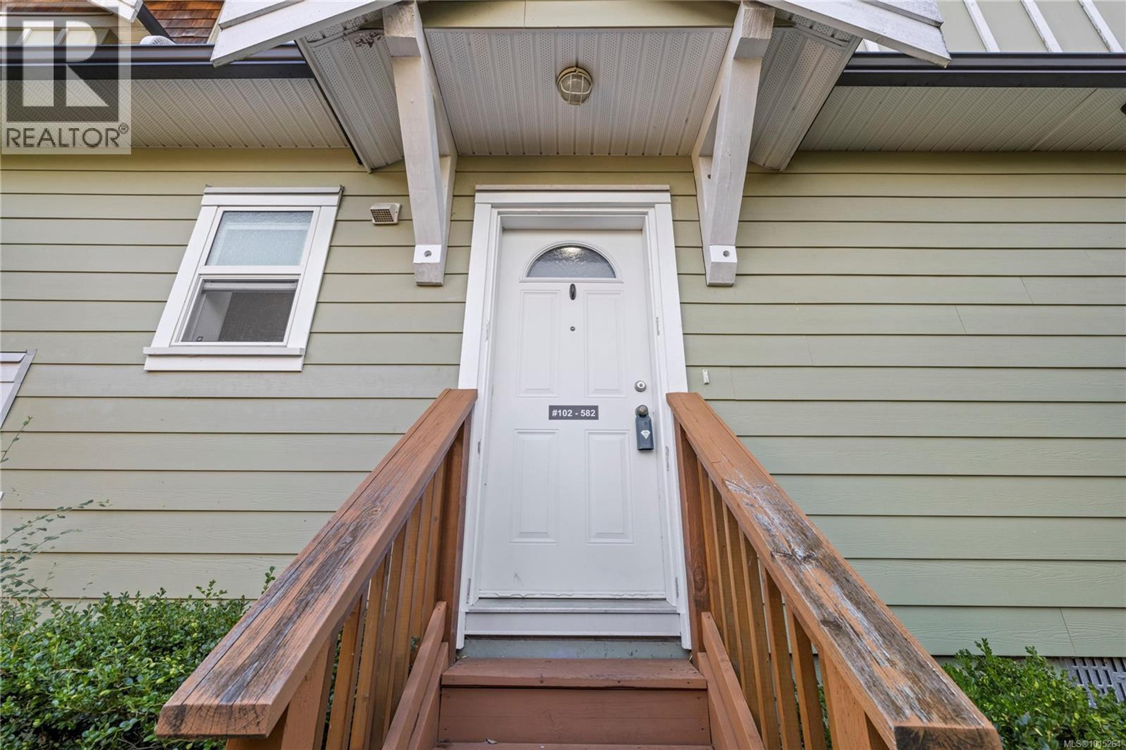 582 Rosehill St, Nanaimo - Exteriors - Photo 5