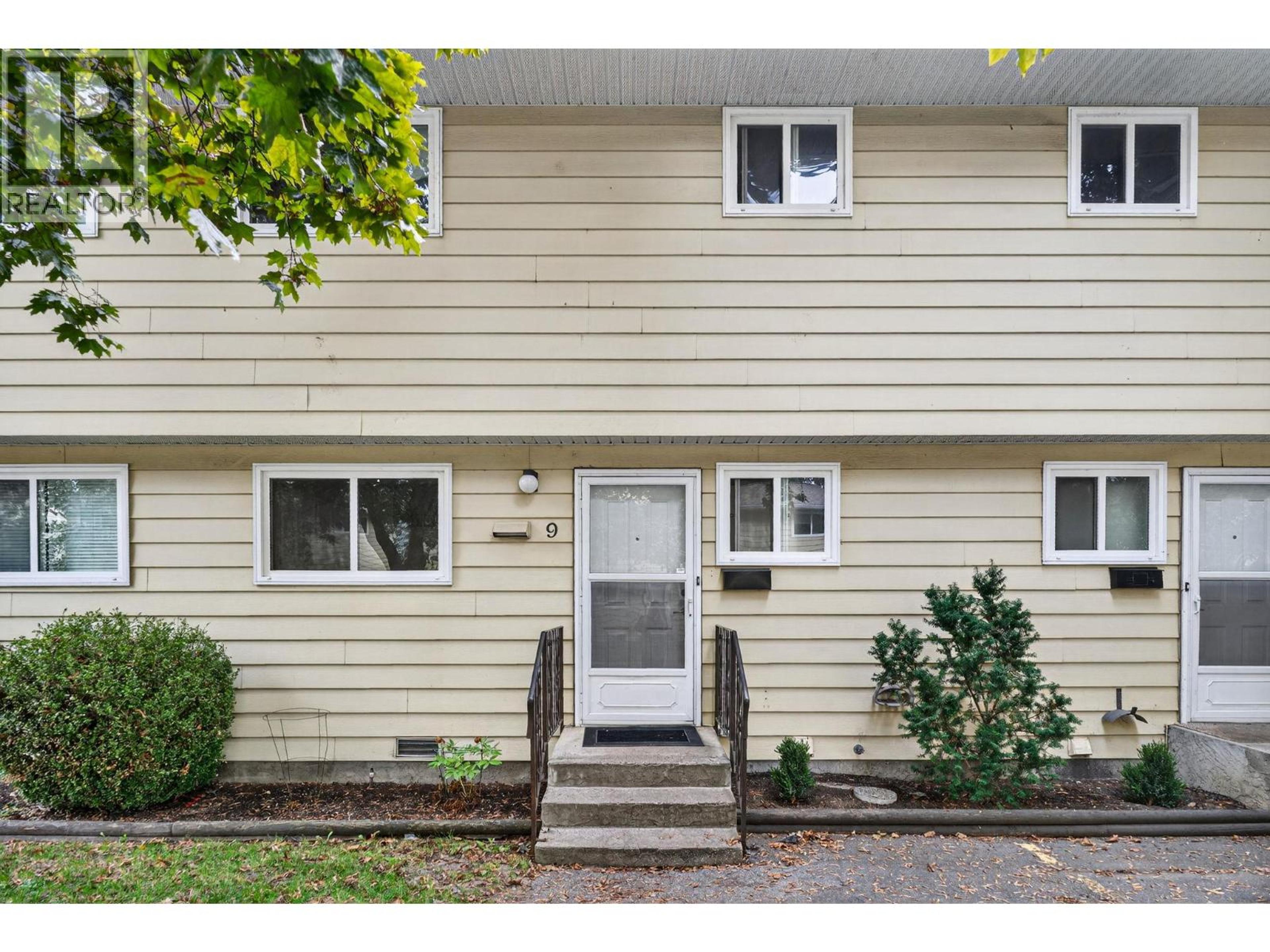 1153 Bernard Avenue, Kelowna - Exteriors - Photo 2