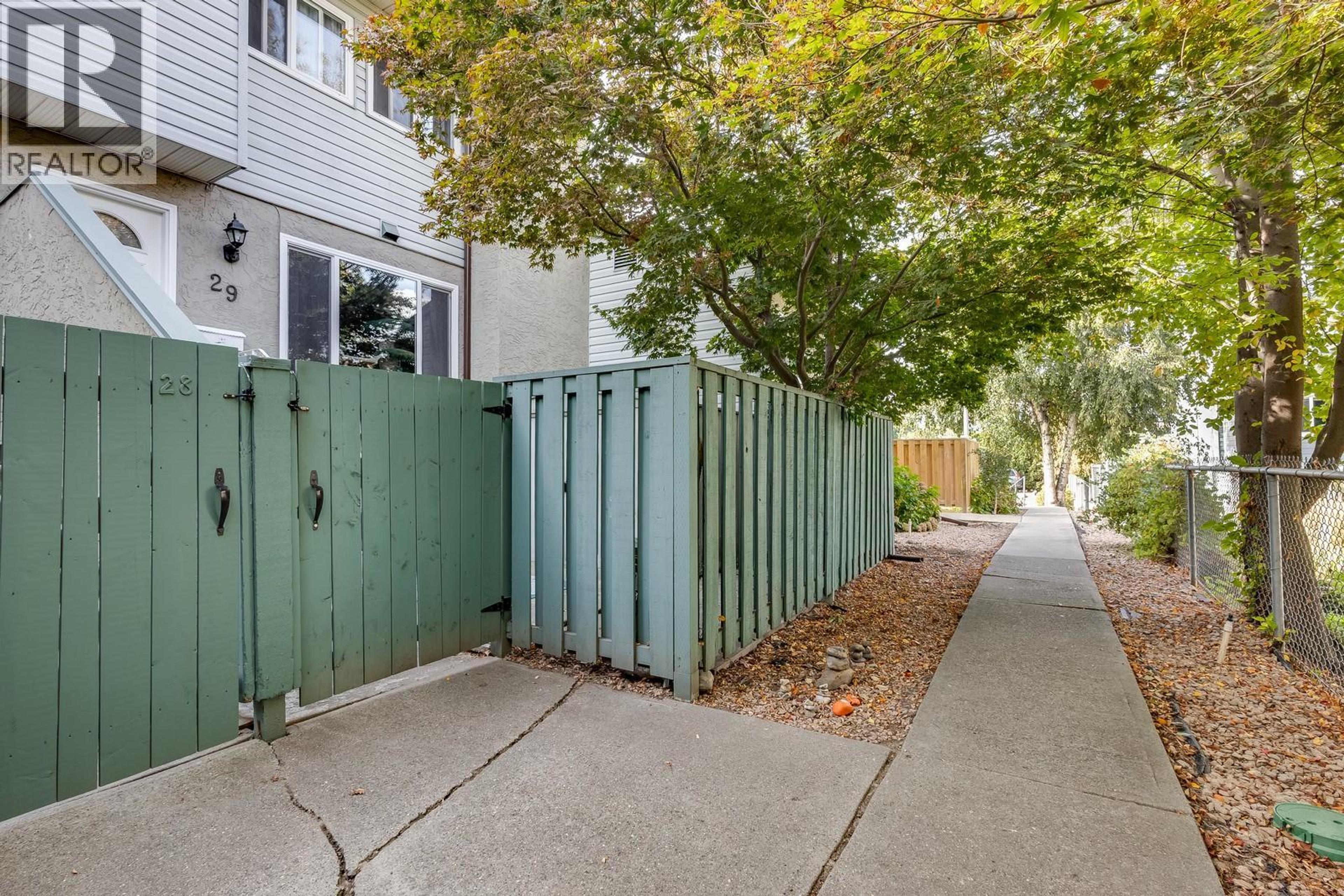 1471 Inkar Road, Kelowna - Exteriors - Photo 1