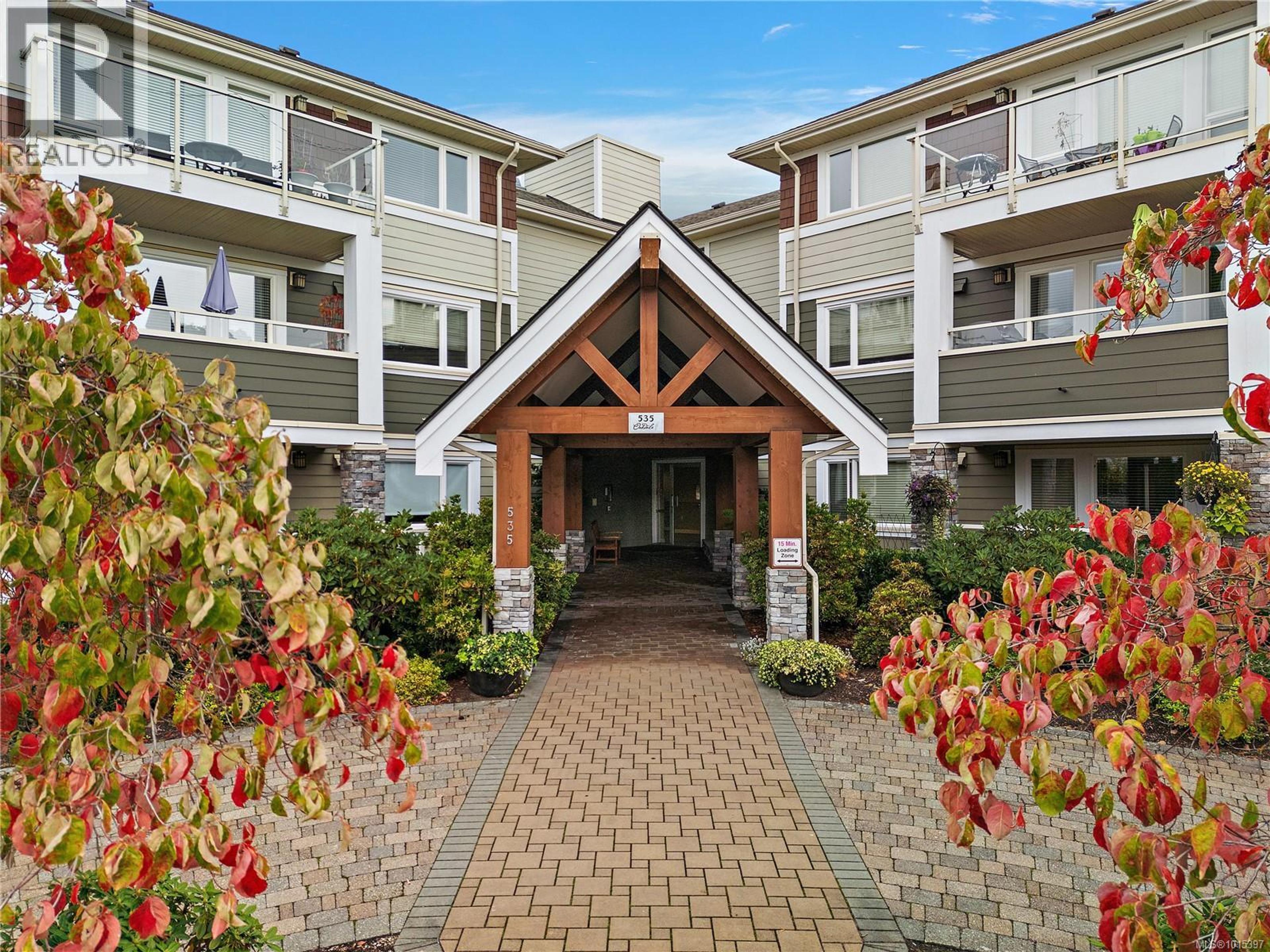 535 Heatherdale Lane, Saanich - Exteriors - Full Complex View - Photo 2