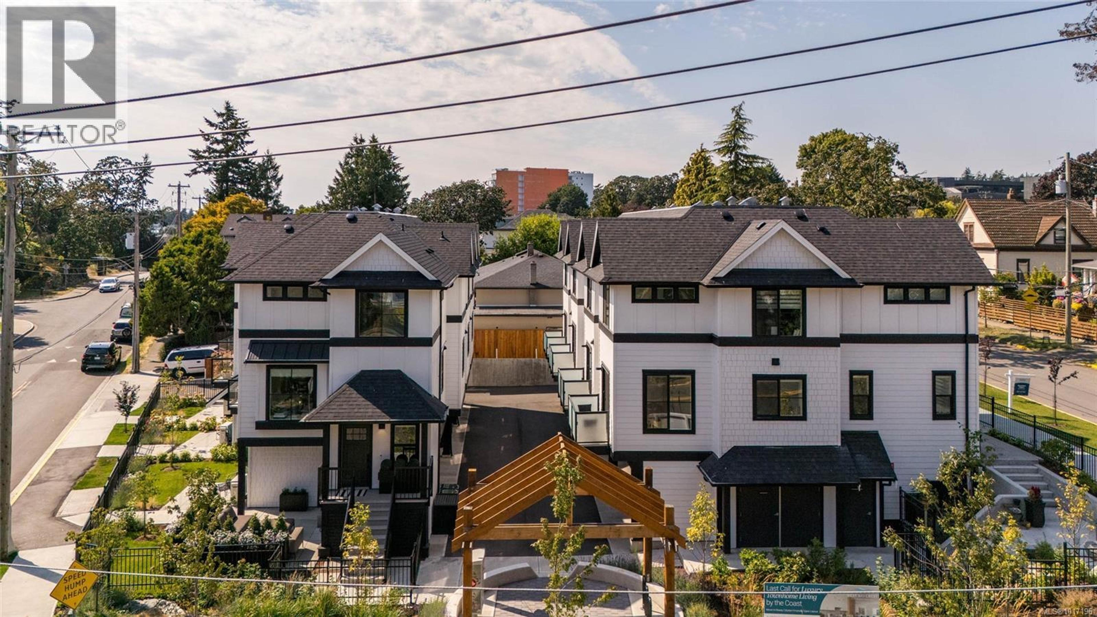 820 Dunsmuir Rd, Esquimalt - Exteriors - Full Complex View, Drone/Aerial View - Photo 4