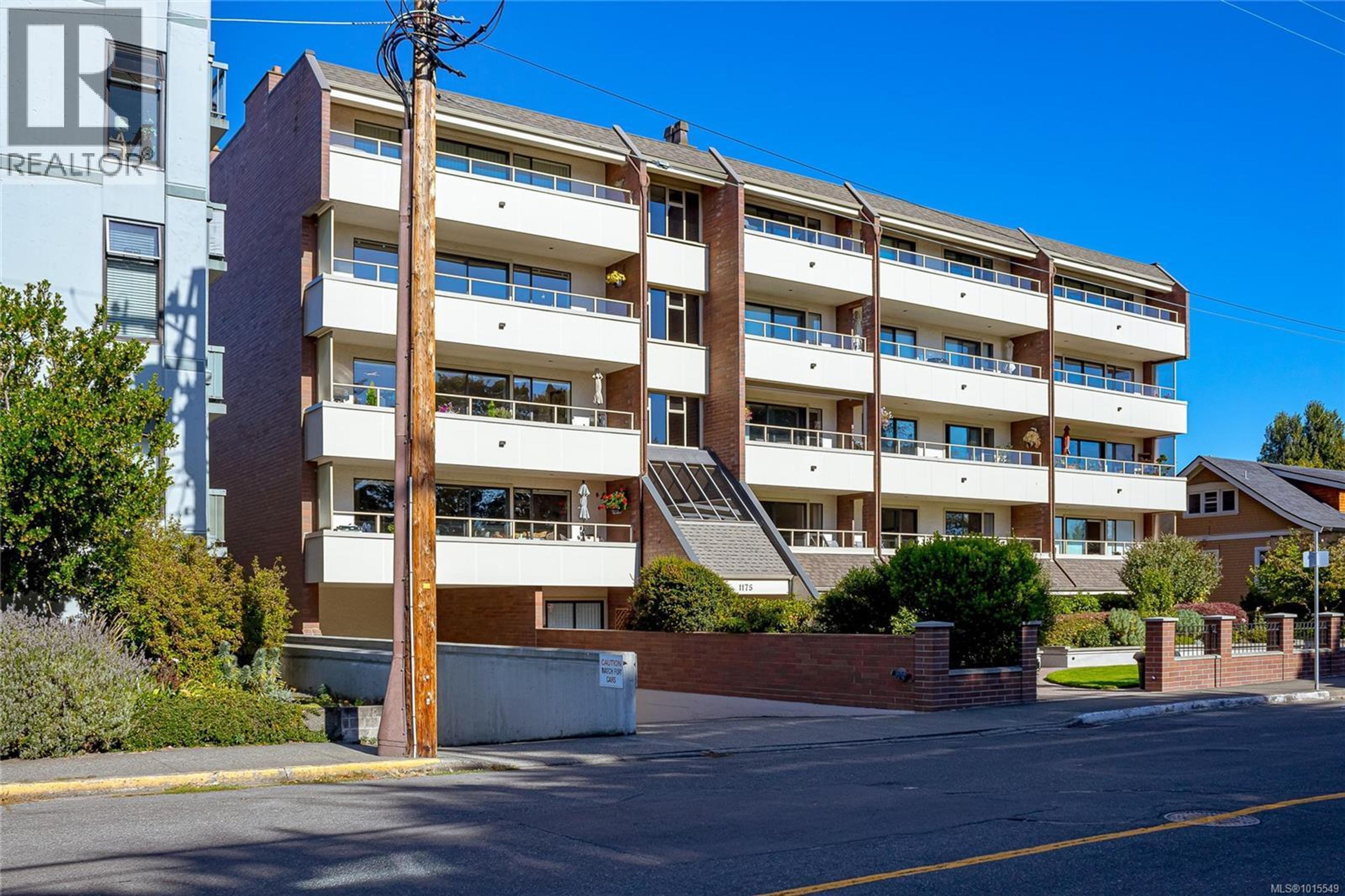 1175 Newport Ave, Oak Bay - Exteriors - Full Complex View - Photo 3