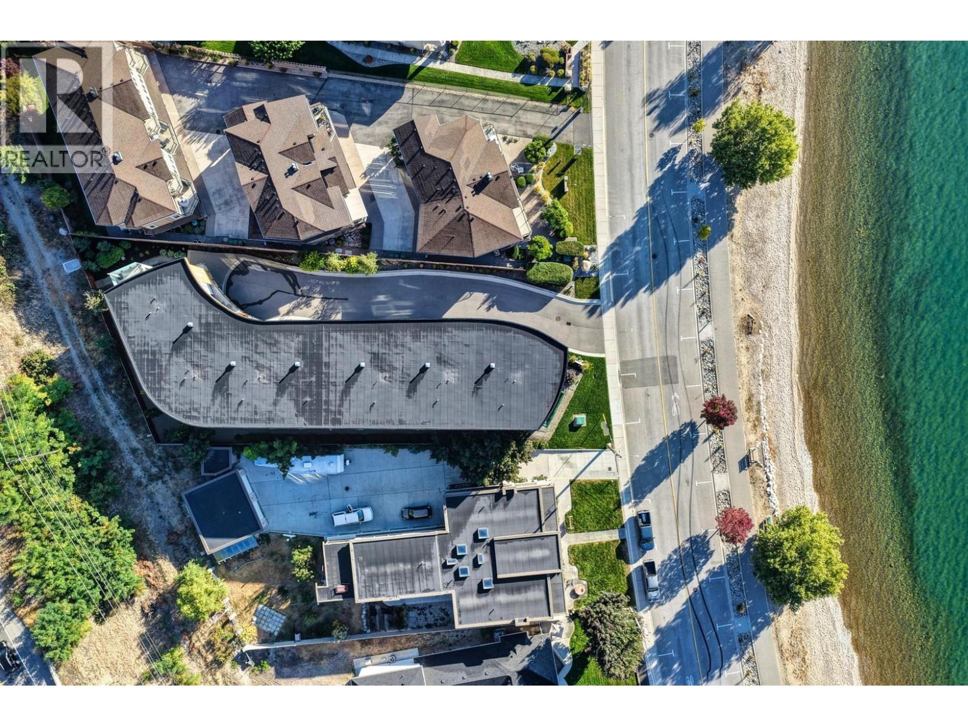 4364 Beach Avenue, Peachland - Exteriors - Full Complex View, Drone/Aerial View - Photo 3