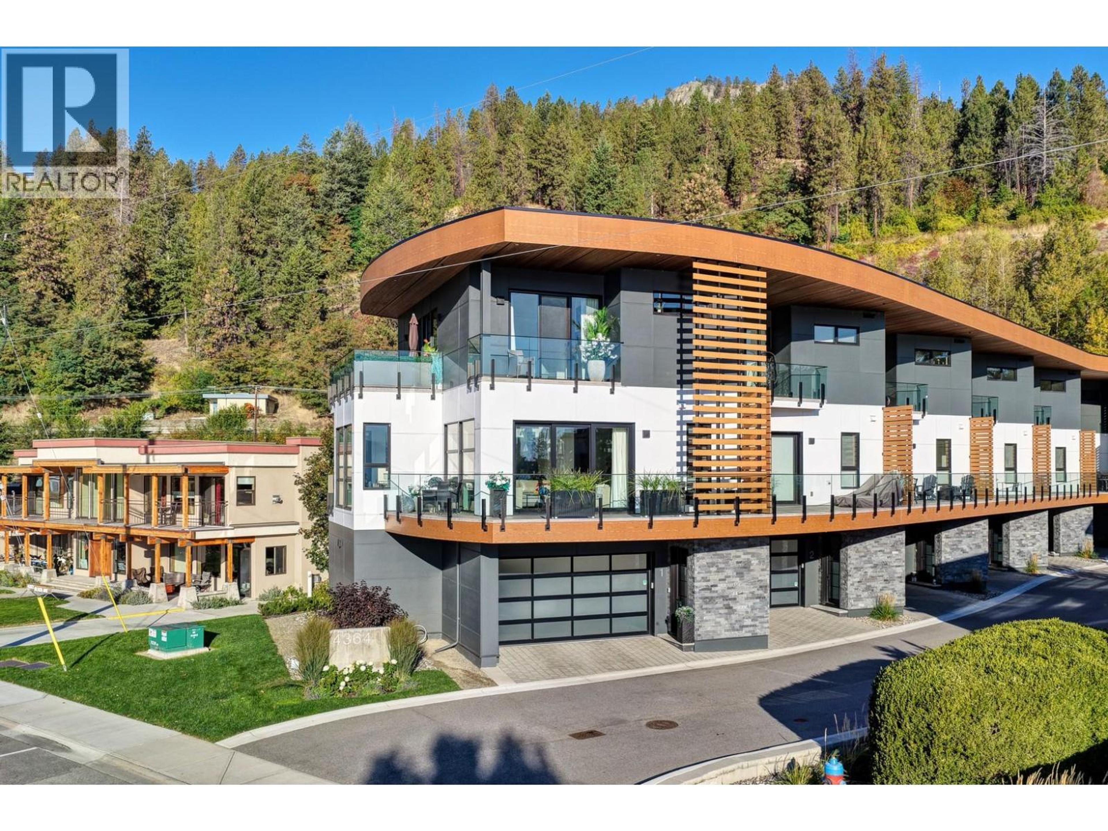 4364 Beach Avenue, Peachland - Exteriors - Full Complex View - Photo 9