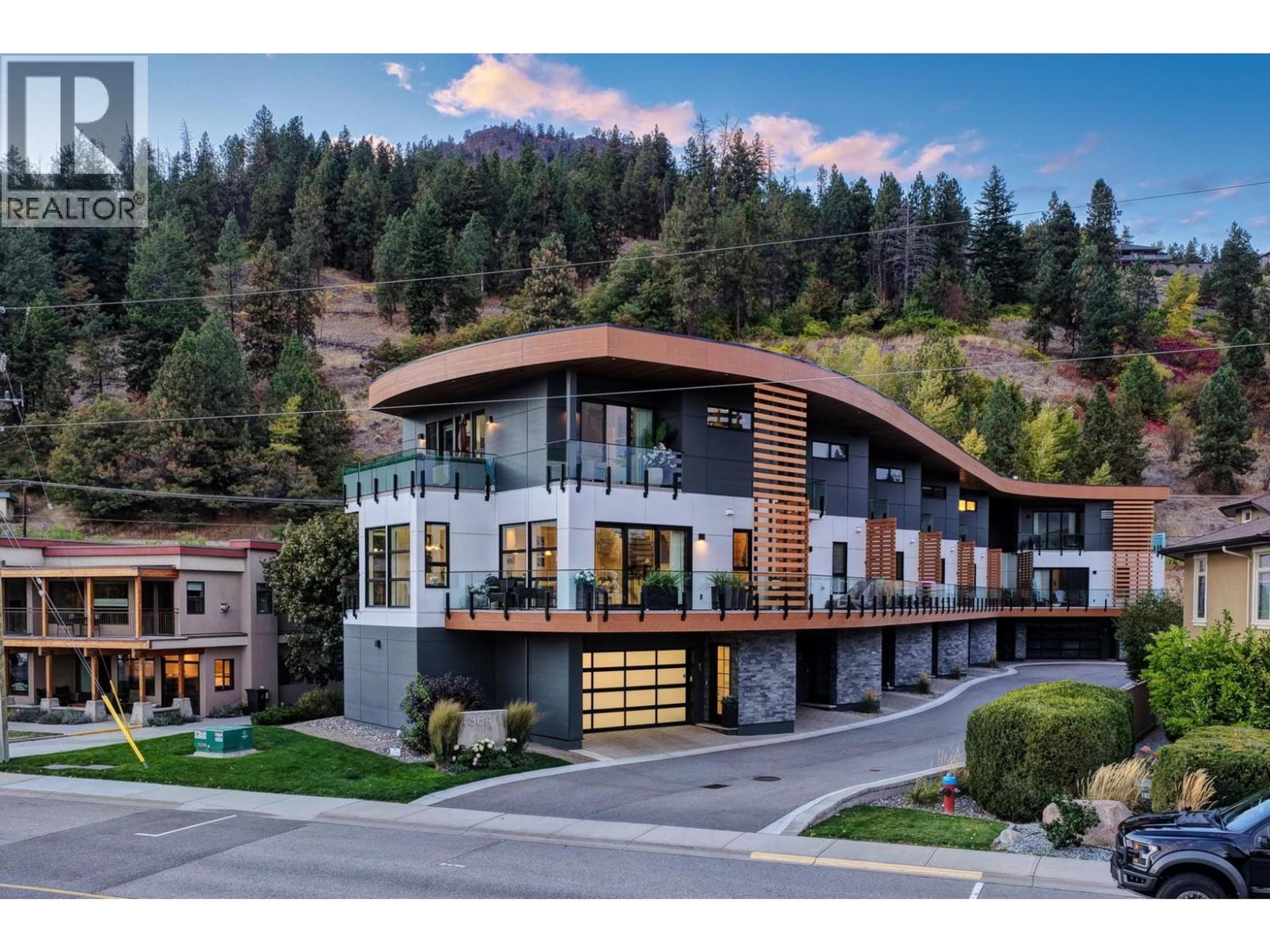 4364 Beach Avenue, Peachland - Exteriors - Full Complex View - Photo 10