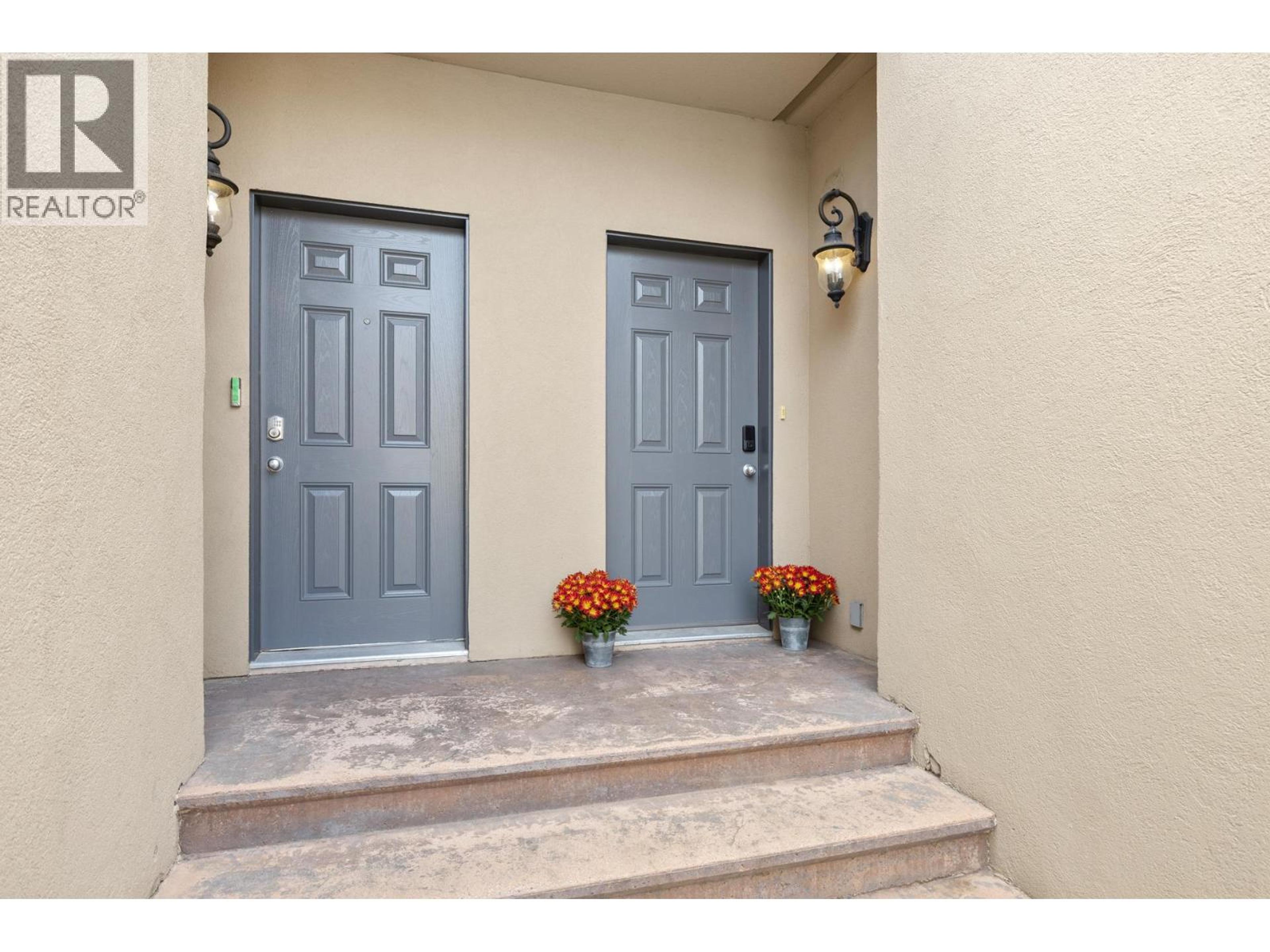 5401 Lakeshore Drive, Osoyoos - Exteriors - Photo 7