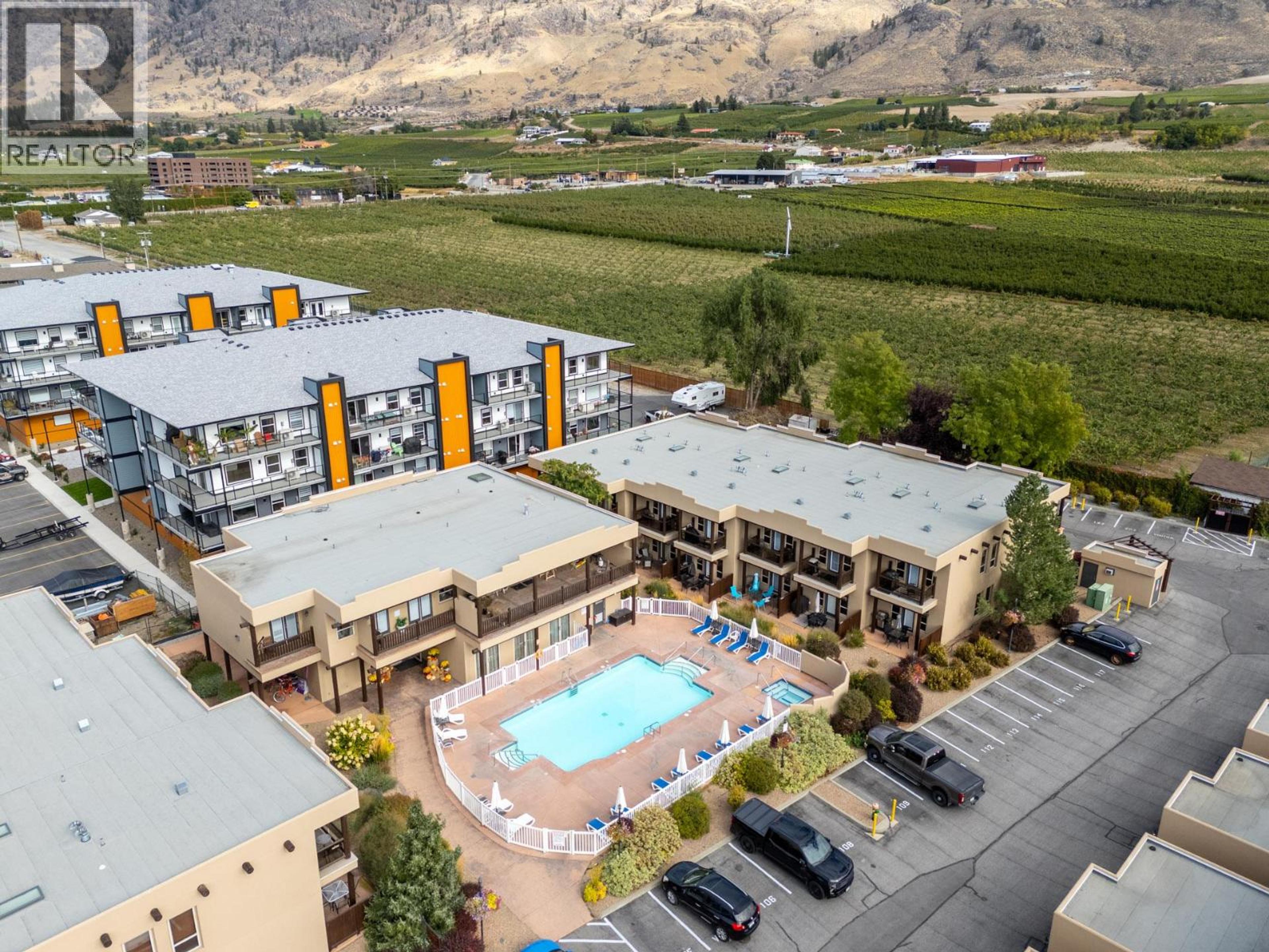 5401 Lakeshore Drive, Osoyoos - Exteriors - Full Complex View, Drone/Aerial View - Photo 8