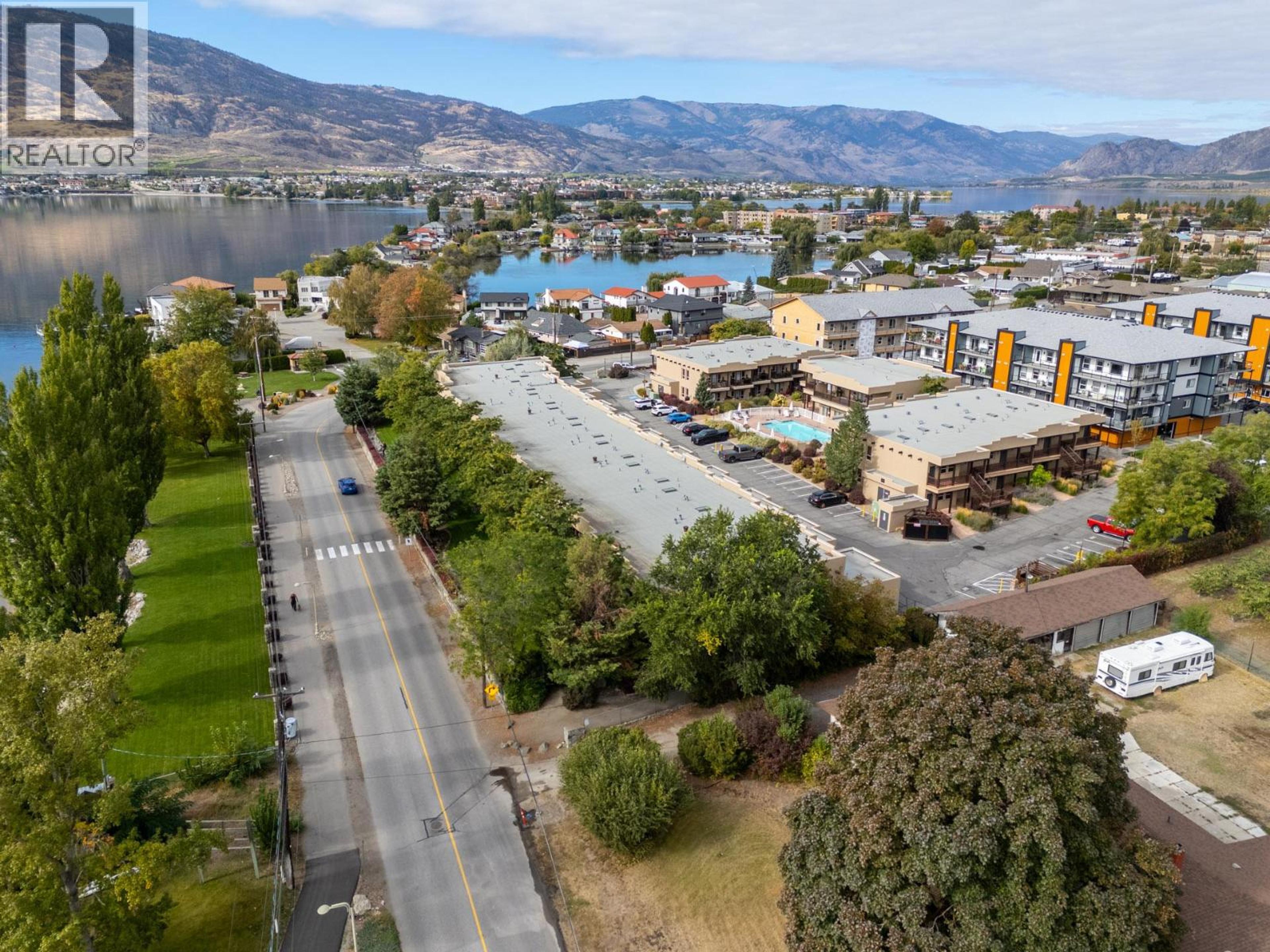 5401 Lakeshore Drive, Osoyoos - Exteriors - Full Complex View, Drone/Aerial View - Photo 9