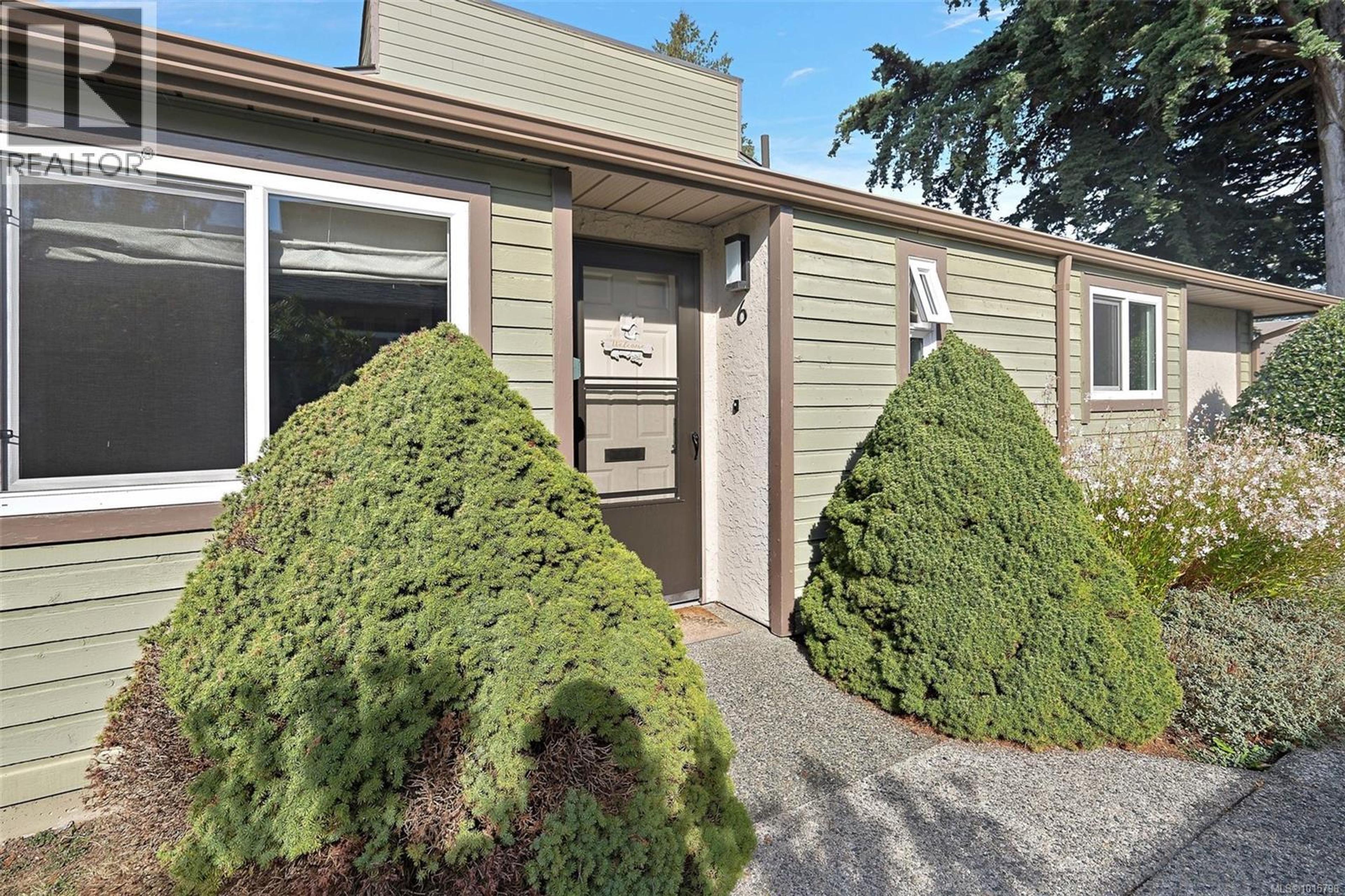 10008 Third St, Sidney - Exteriors - Photo 2