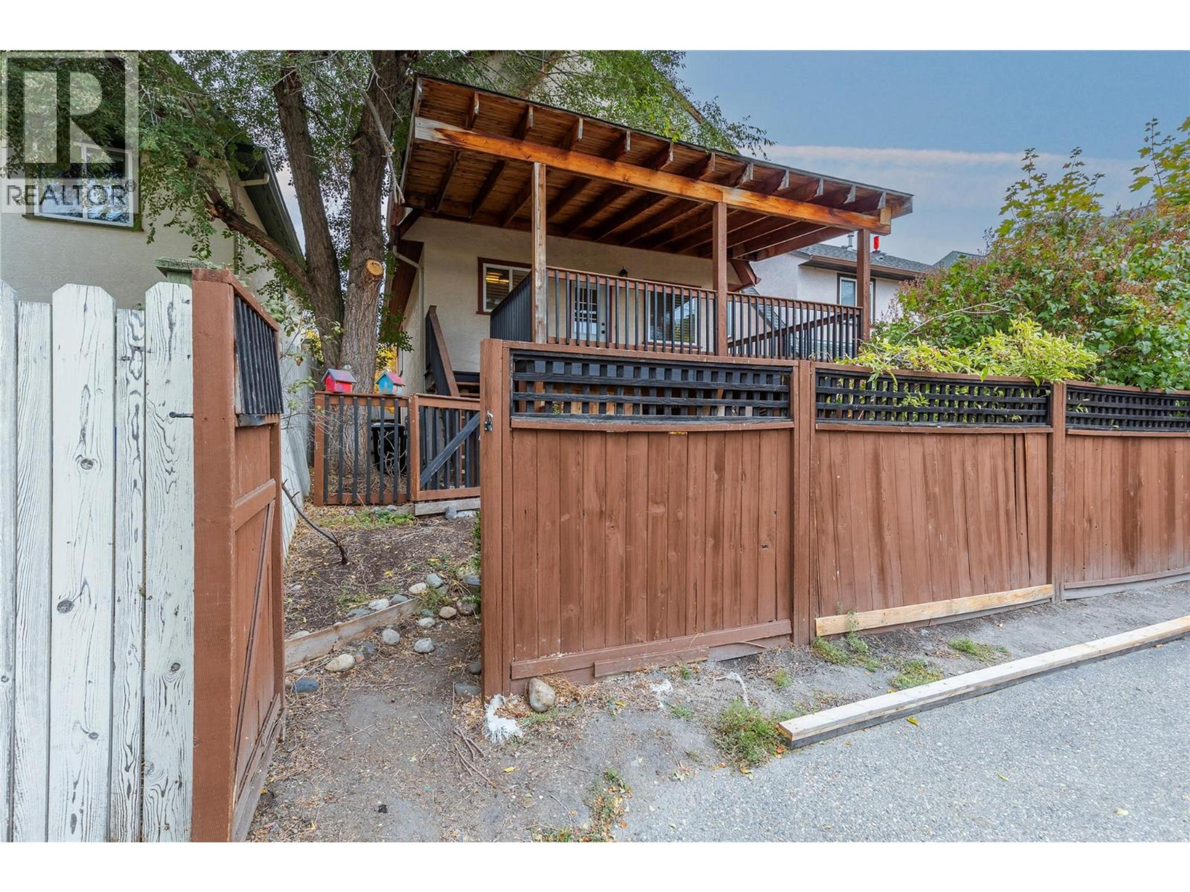 6973 Cummins Road, Vernon - Exteriors - Photo 9