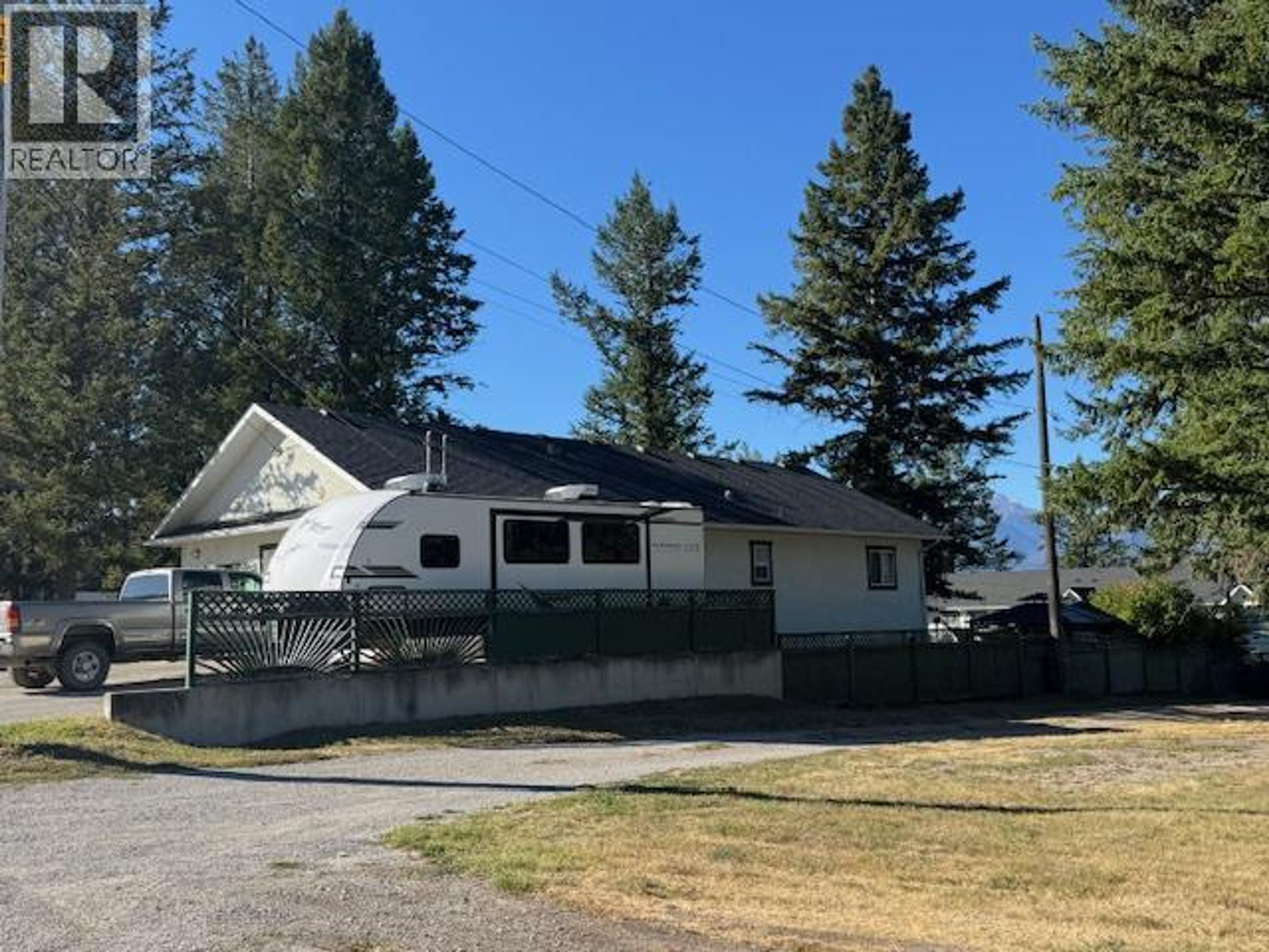 7369 Prospector Avenue, Radium Hot Springs - Exteriors - Photo 1