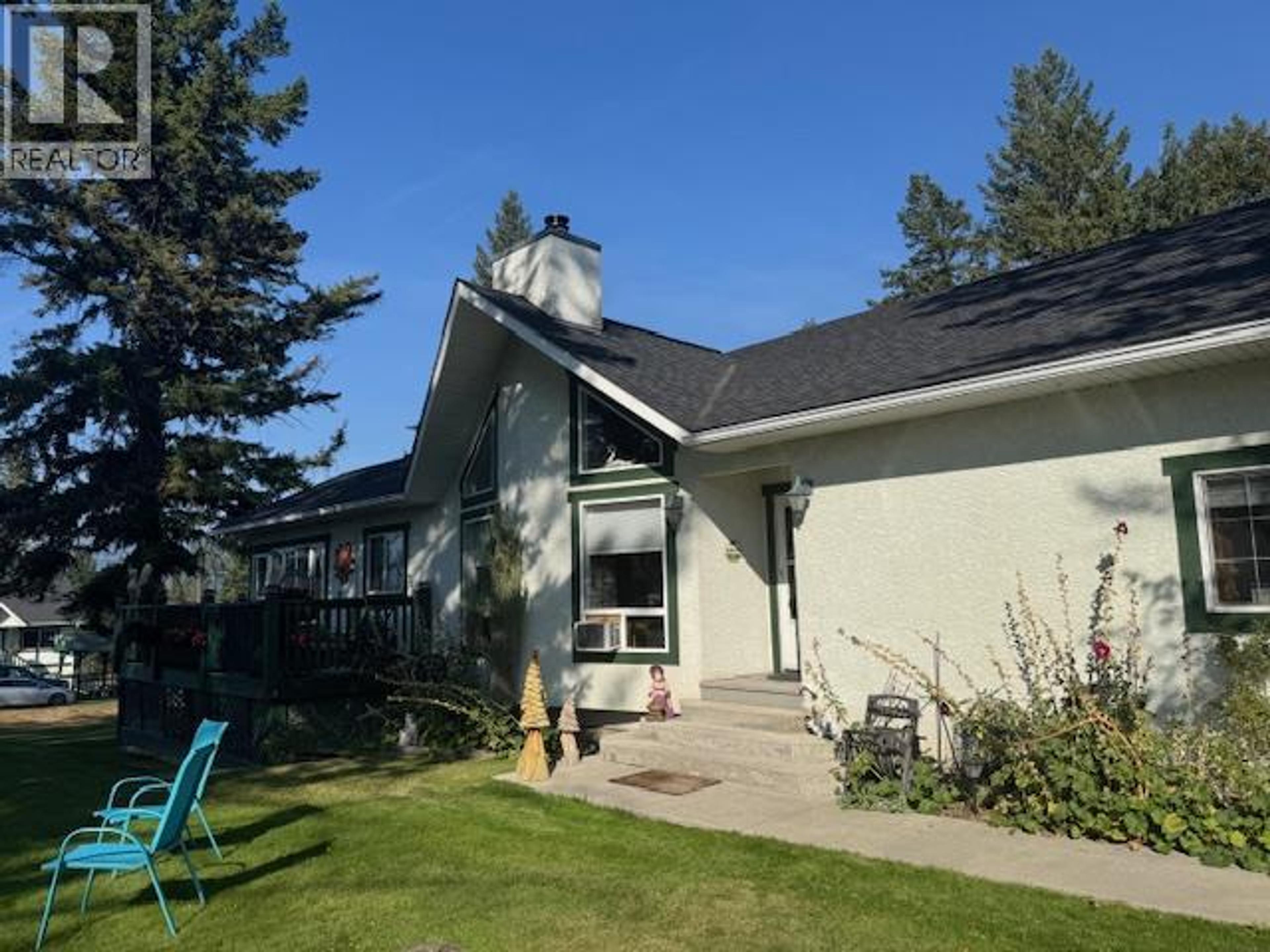 7369 Prospector Avenue, Radium Hot Springs - Exteriors - Photo 3