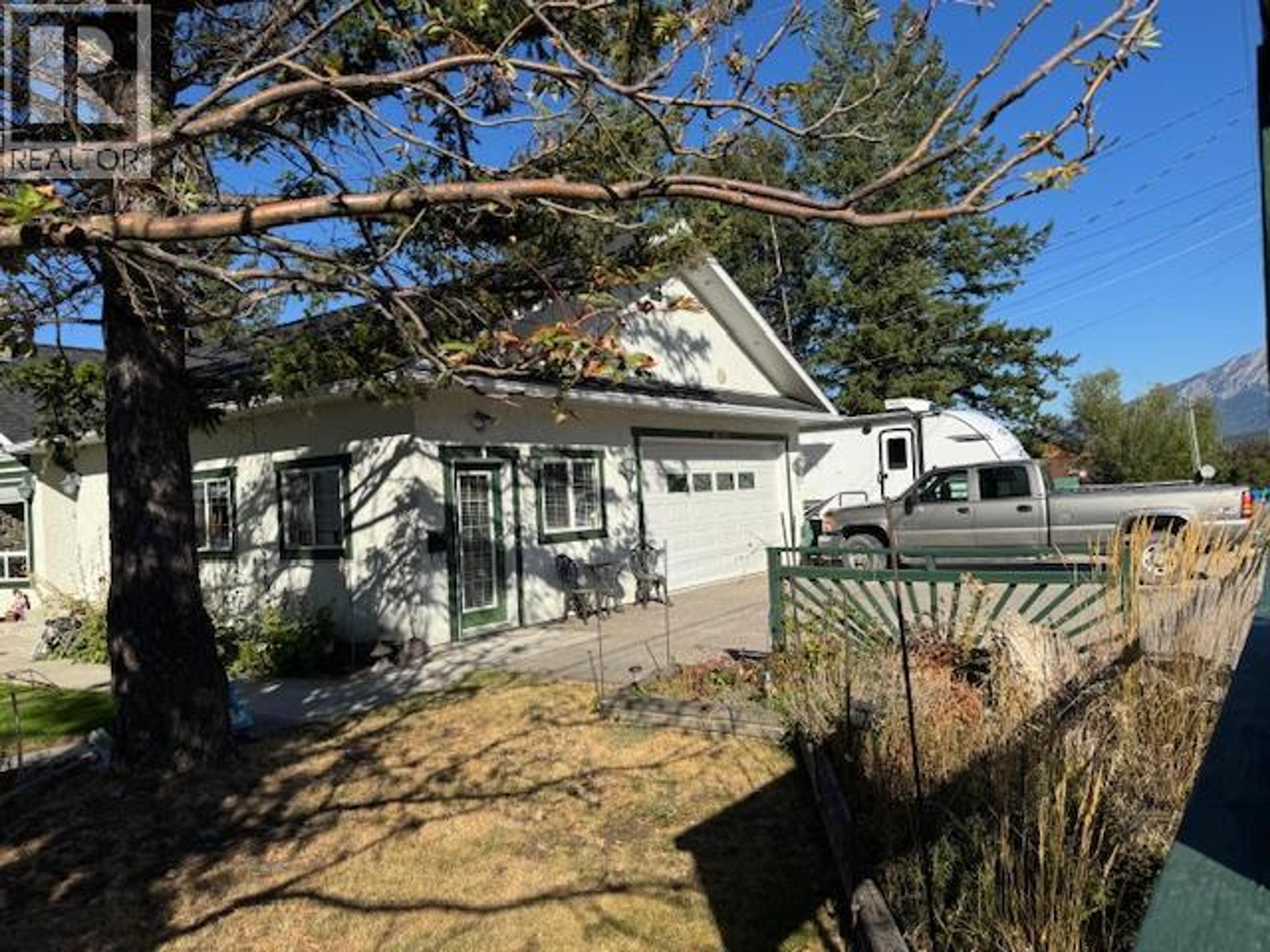 7369 Prospector Avenue, Radium Hot Springs - Exteriors - Photo 6