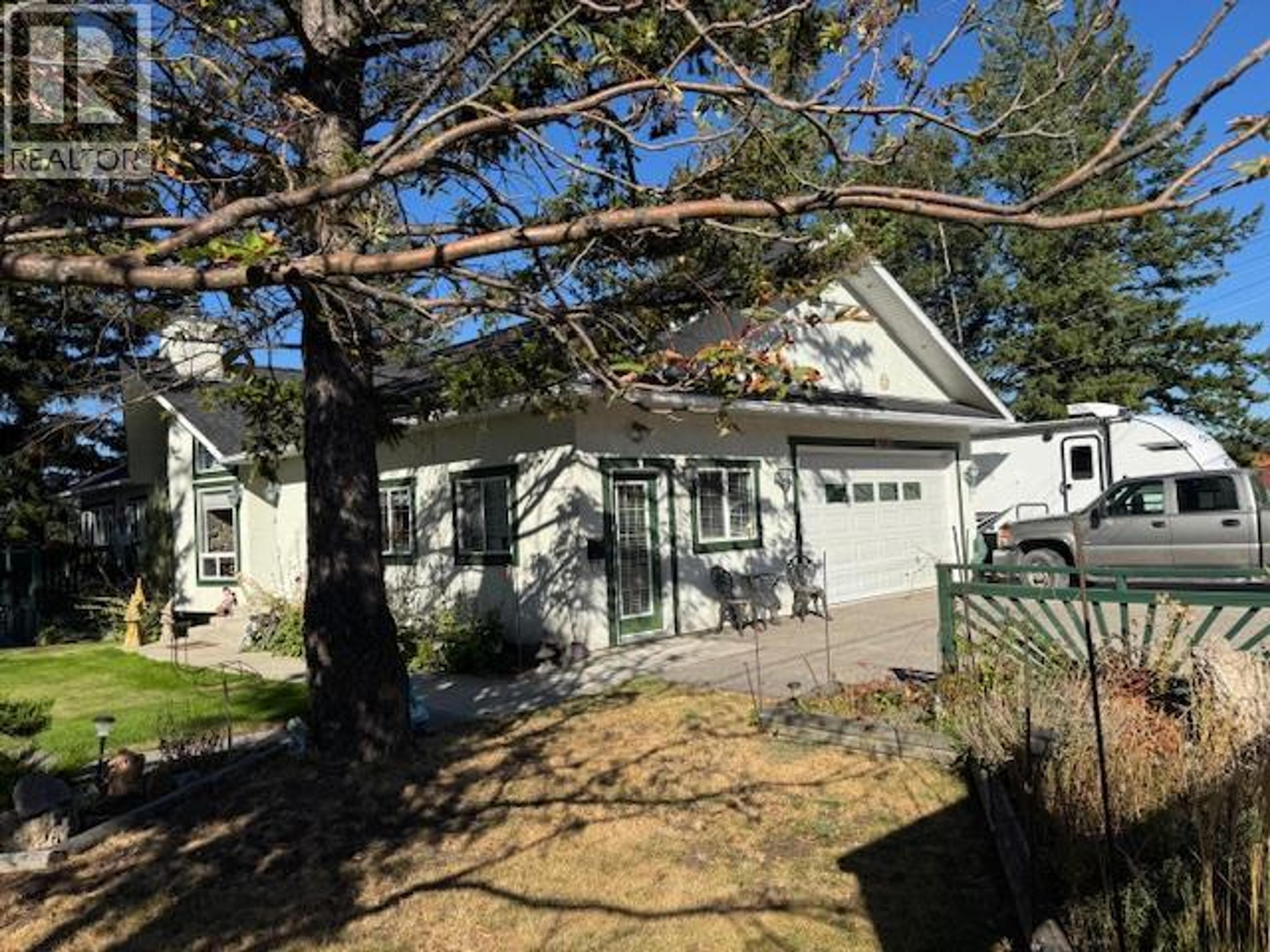 7369 Prospector Avenue, Radium Hot Springs - Exteriors - Photo 16