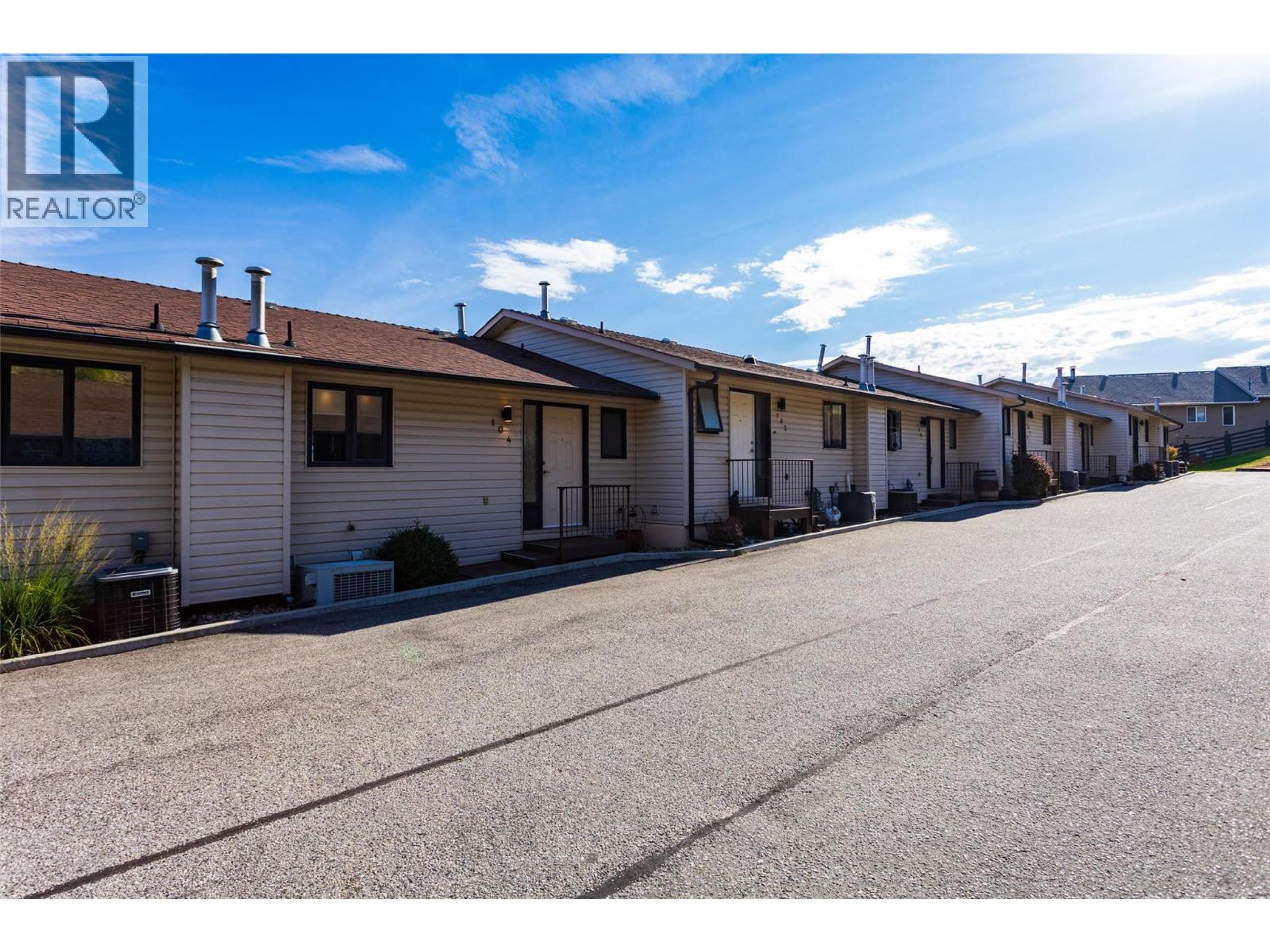 5970 Princess Street, Peachland - Exteriors - Full Complex View - Photo 3