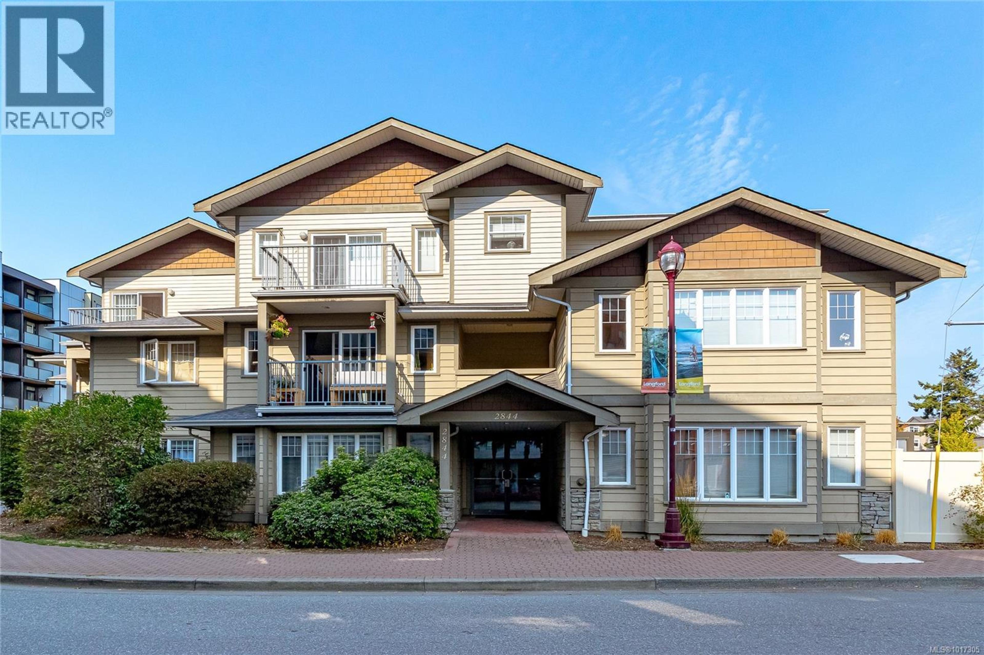 2844 Bryn Maur Rd, Langford - Exteriors - Full Complex View - Photo 4