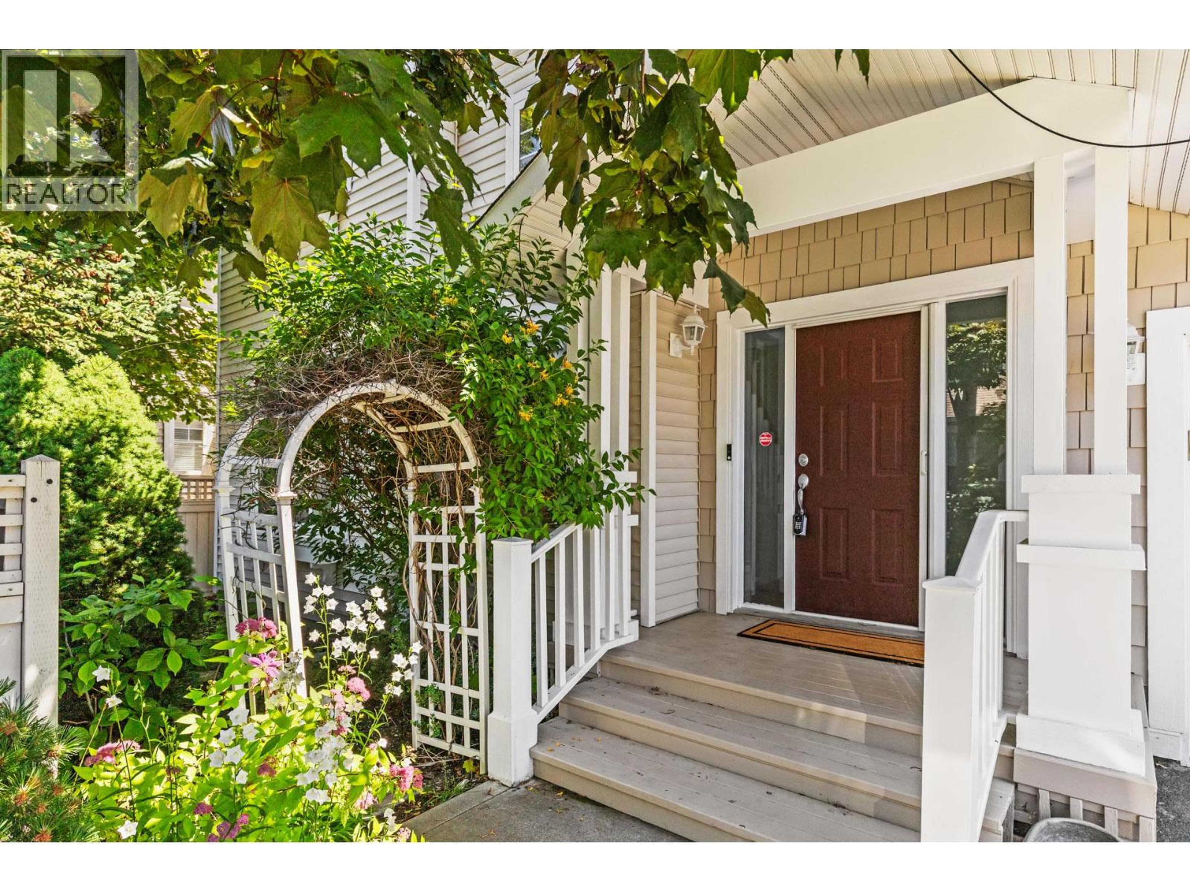 665 Cook Road, Kelowna - Exteriors - Photo 2