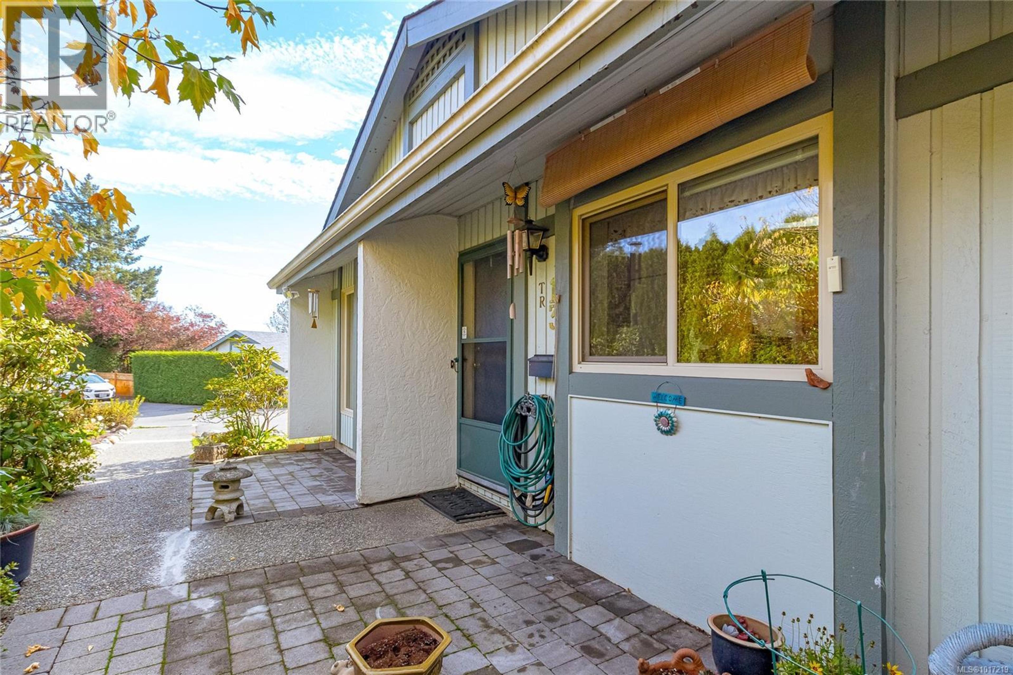 4140 Interurban Rd, Saanich - Exteriors - Photo 5