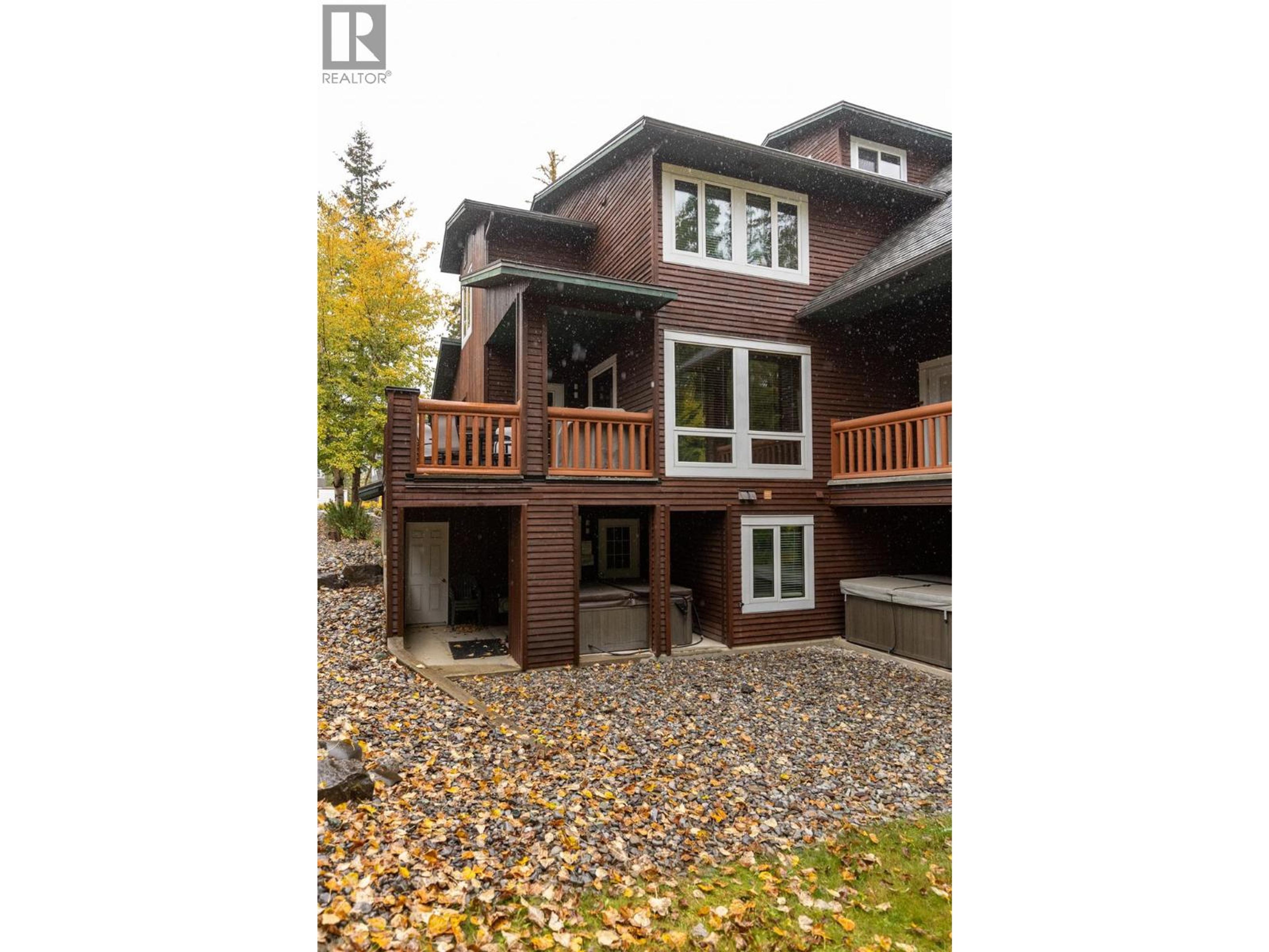 4576 Timberline Crescent, Fernie - Exteriors - Photo 6