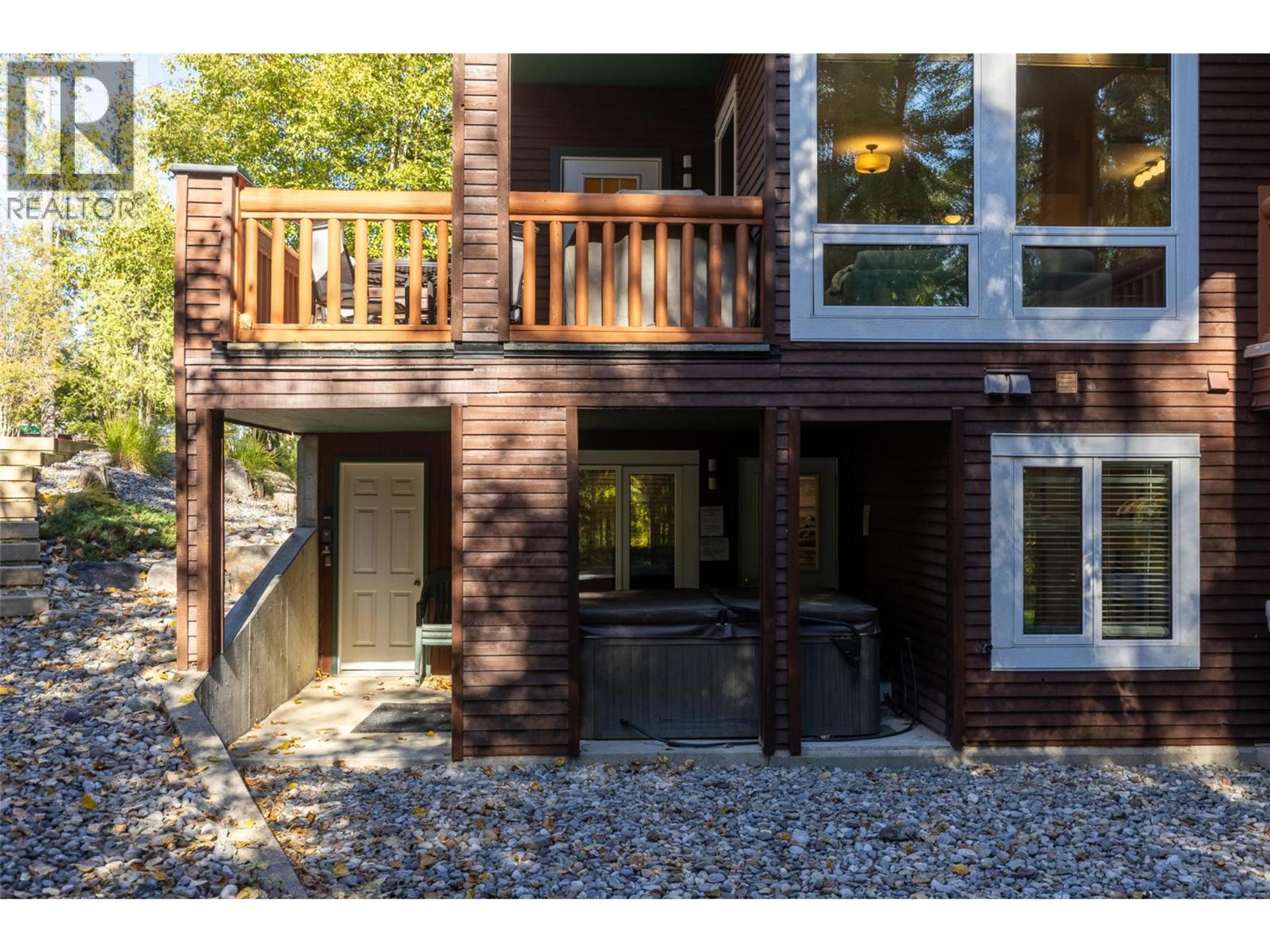 4576 Timberline Crescent, Fernie - Exteriors - Photo 7