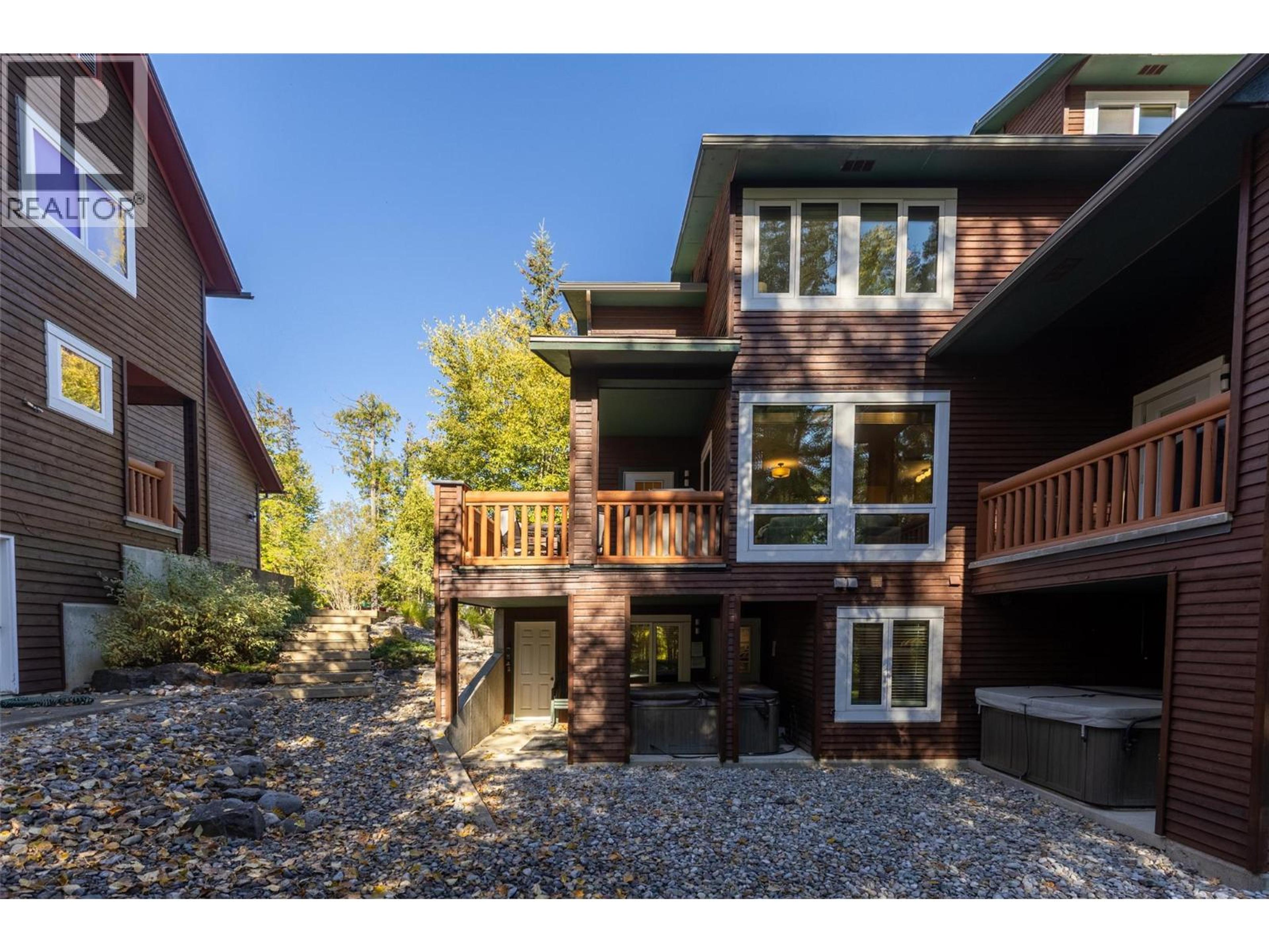 4576 Timberline Crescent, Fernie - Exteriors - Full Complex View - Photo 8
