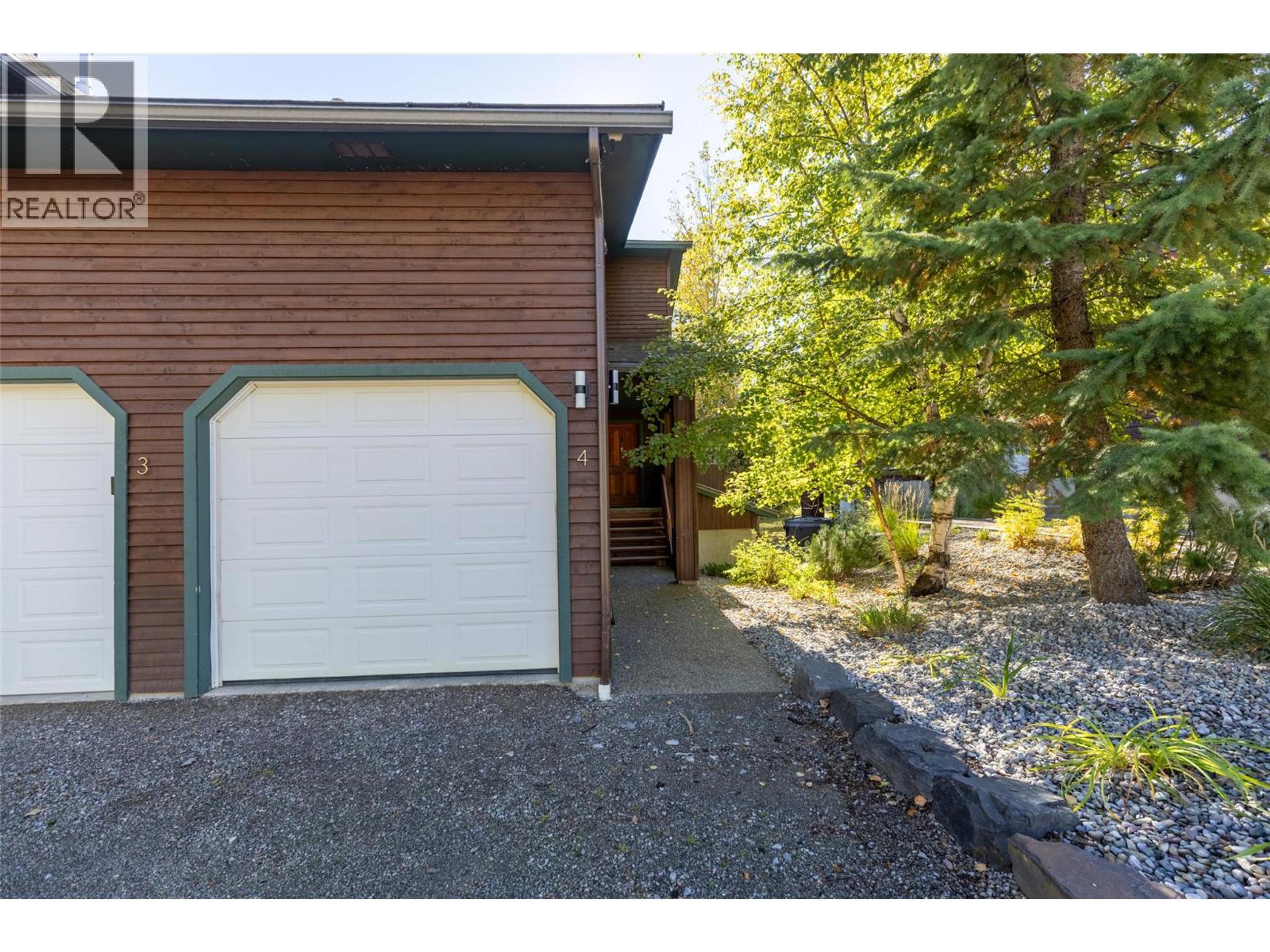4576 Timberline Crescent, Fernie - Exteriors - Photo 10