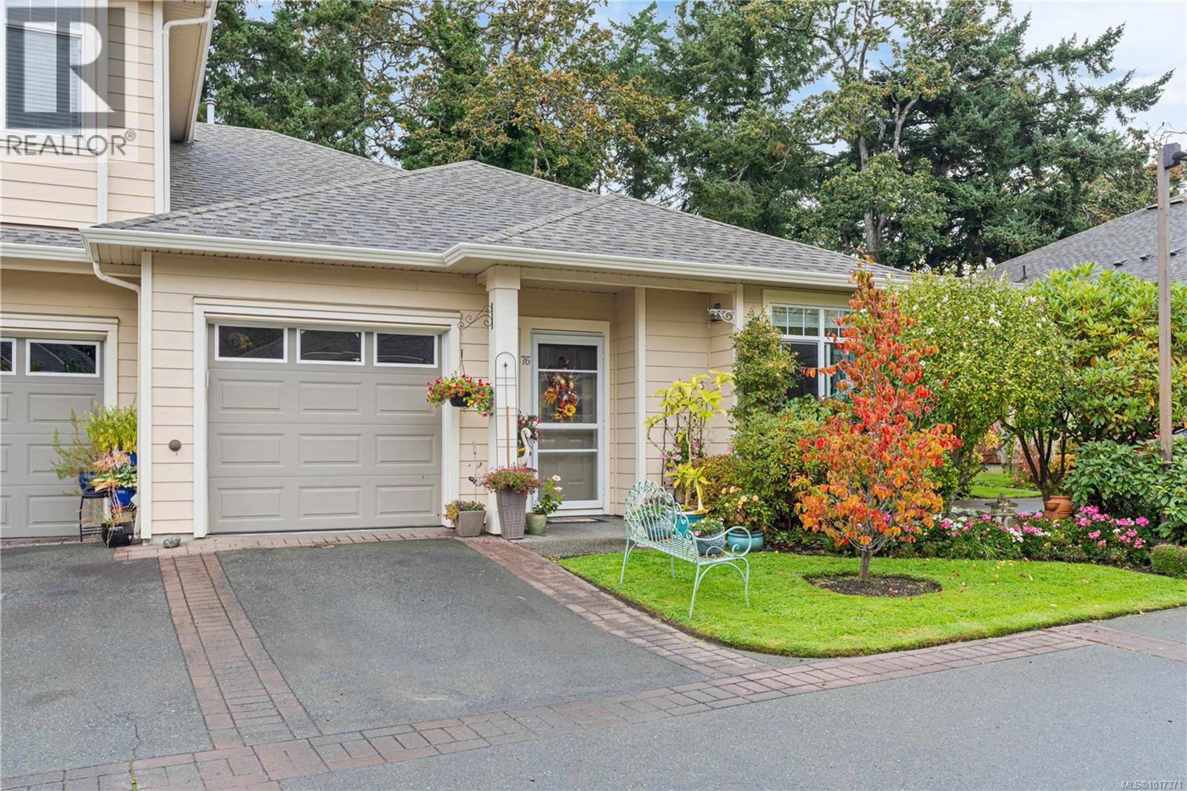 850 Parklands Dr, Esquimalt - Exteriors - Photo 5