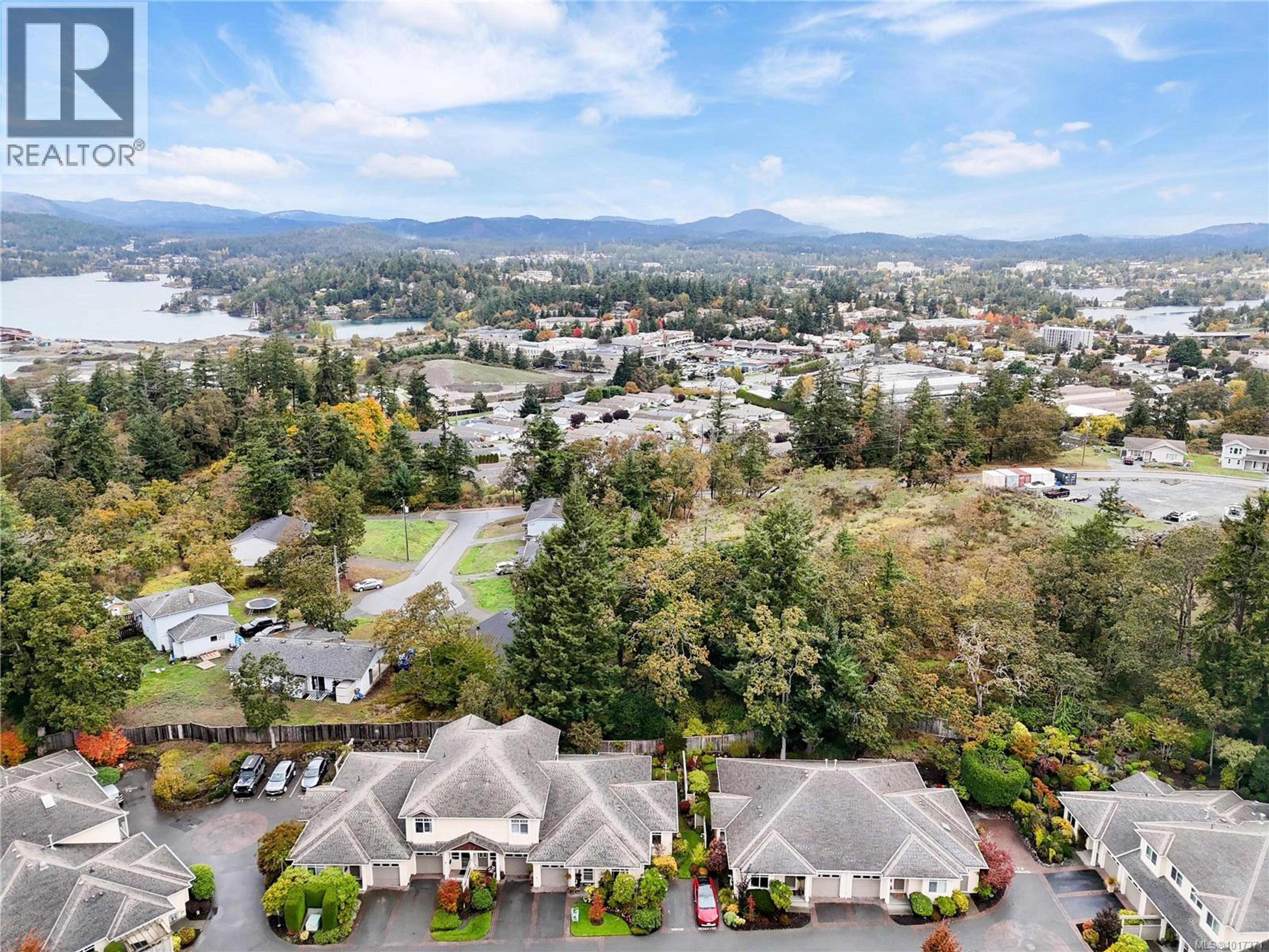 850 Parklands Dr, Esquimalt - Exteriors - Full Complex View, Drone/Aerial View - Photo 9