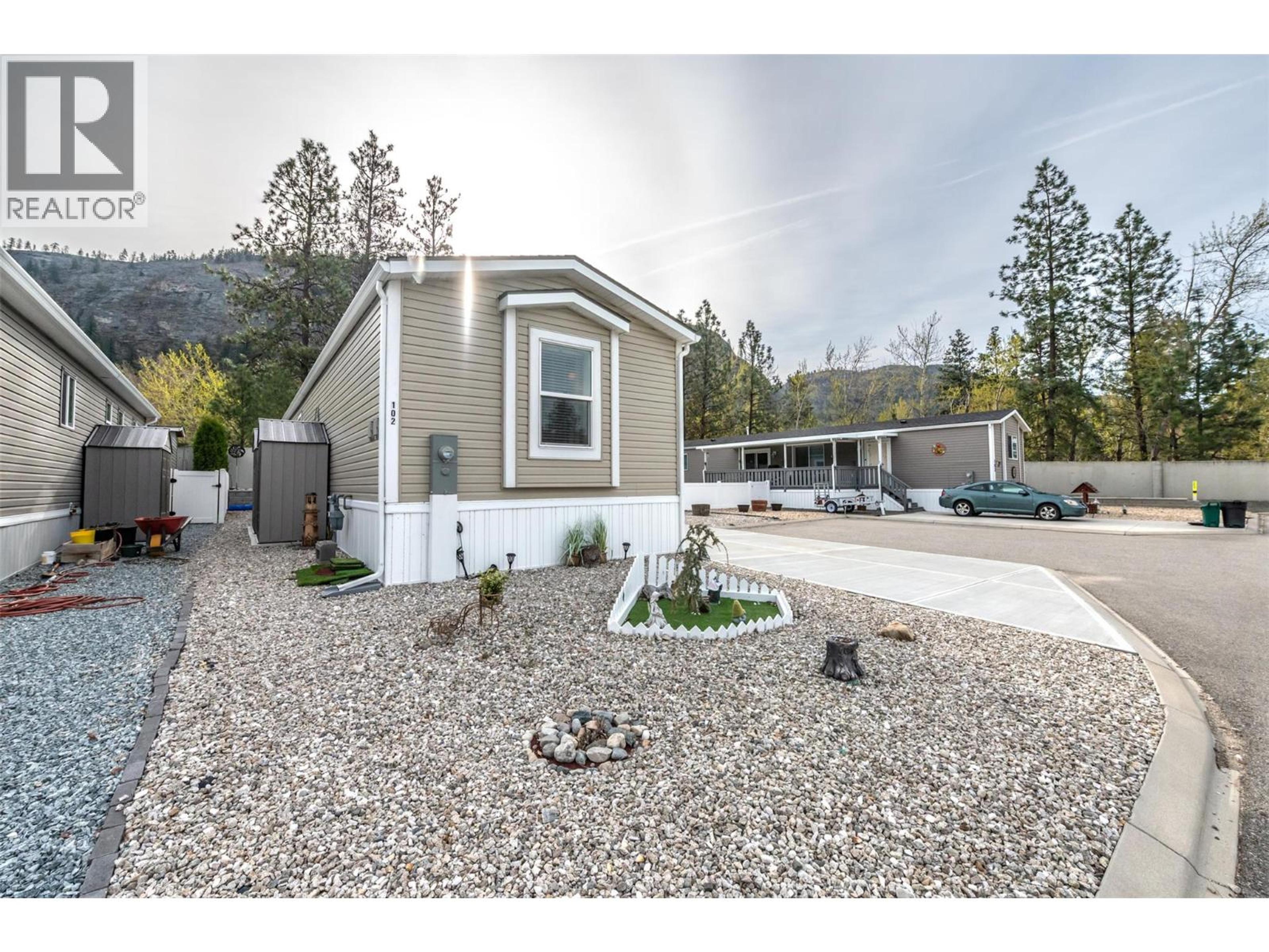 8598 Hwy 97, Oliver - Exteriors - Full Complex View - Photo 2