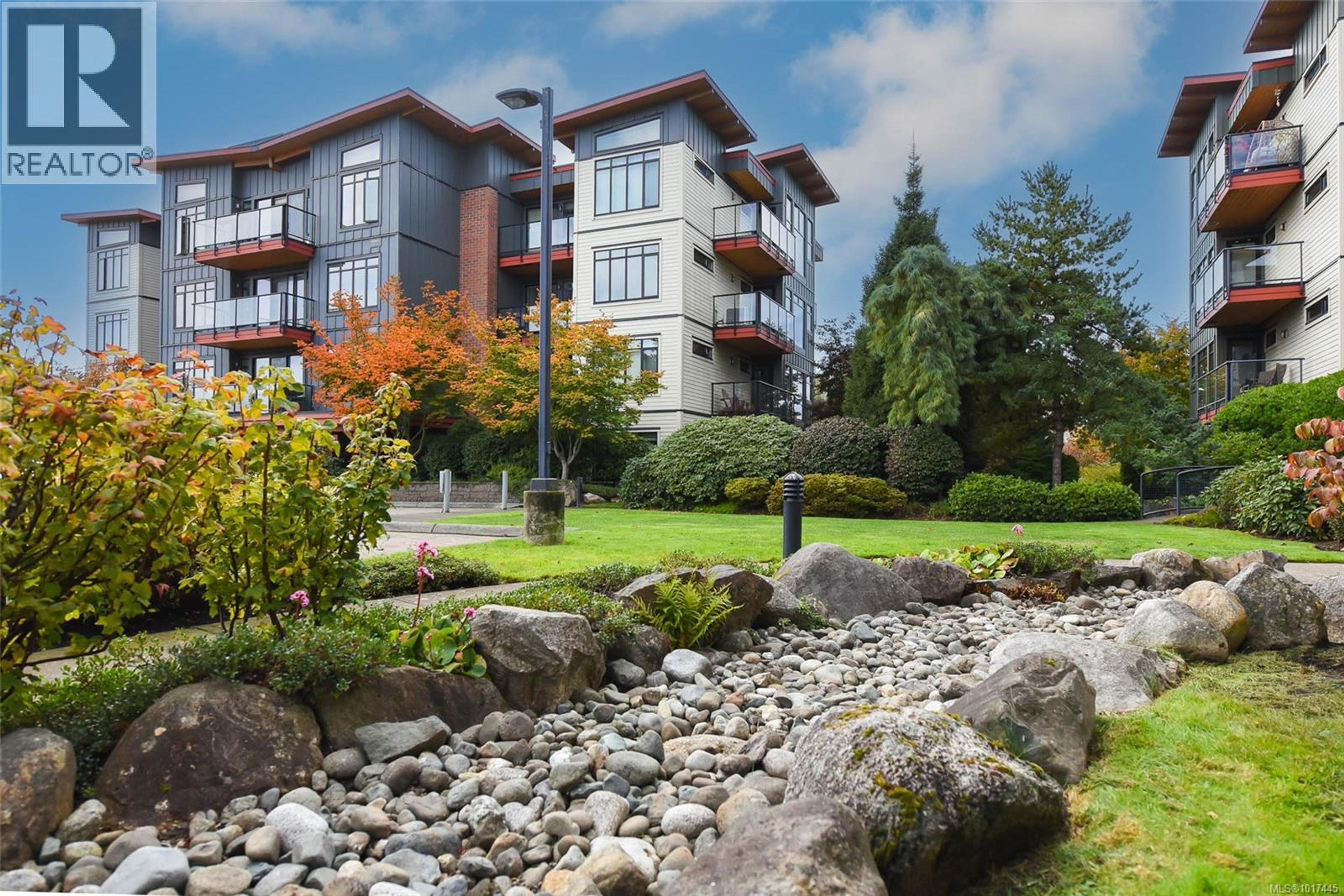 2300 Mansfield Dr, Courtenay - Exteriors - Full Complex View - Photo 8