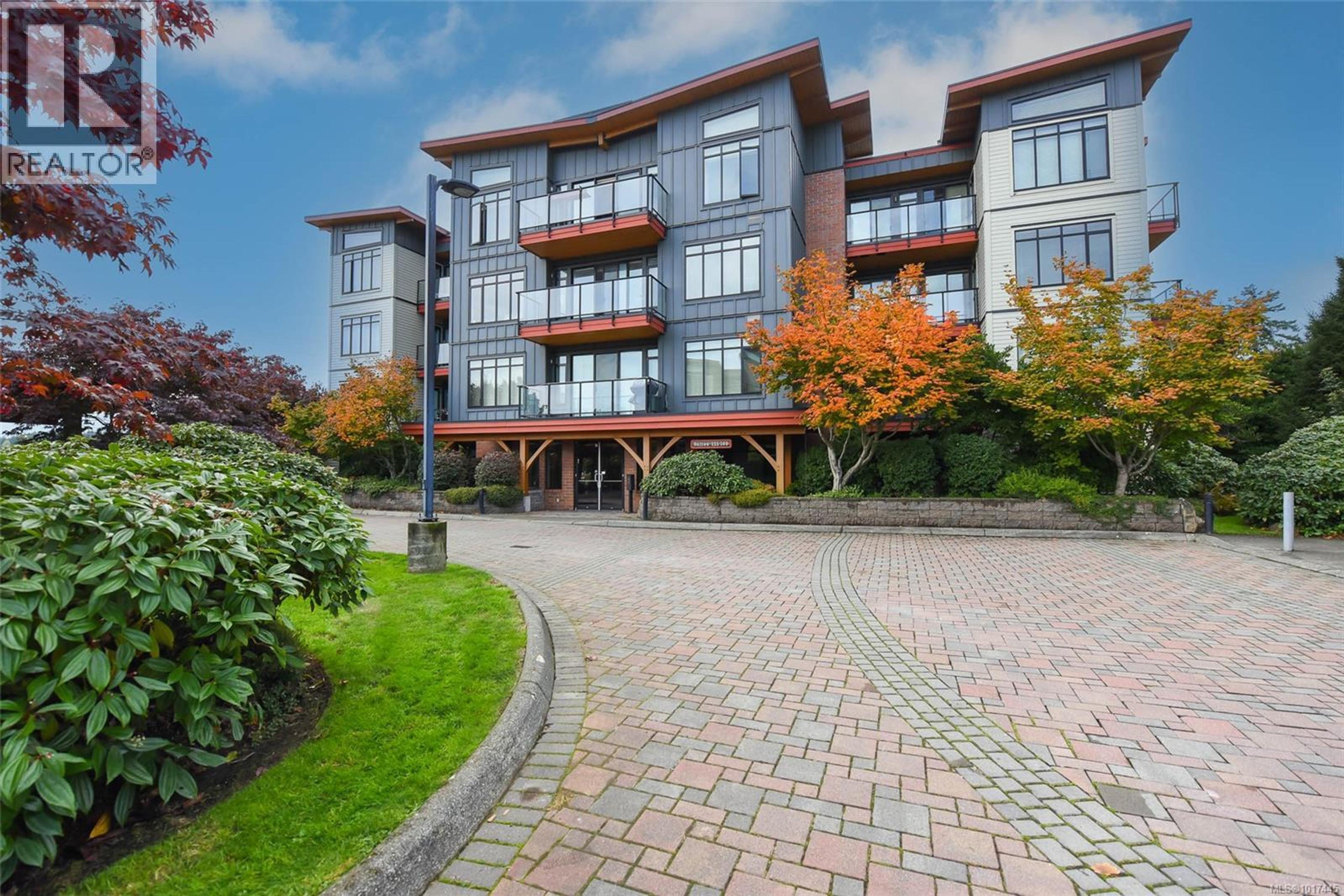 2300 Mansfield Dr, Courtenay - Exteriors - Full Complex View - Photo 6
