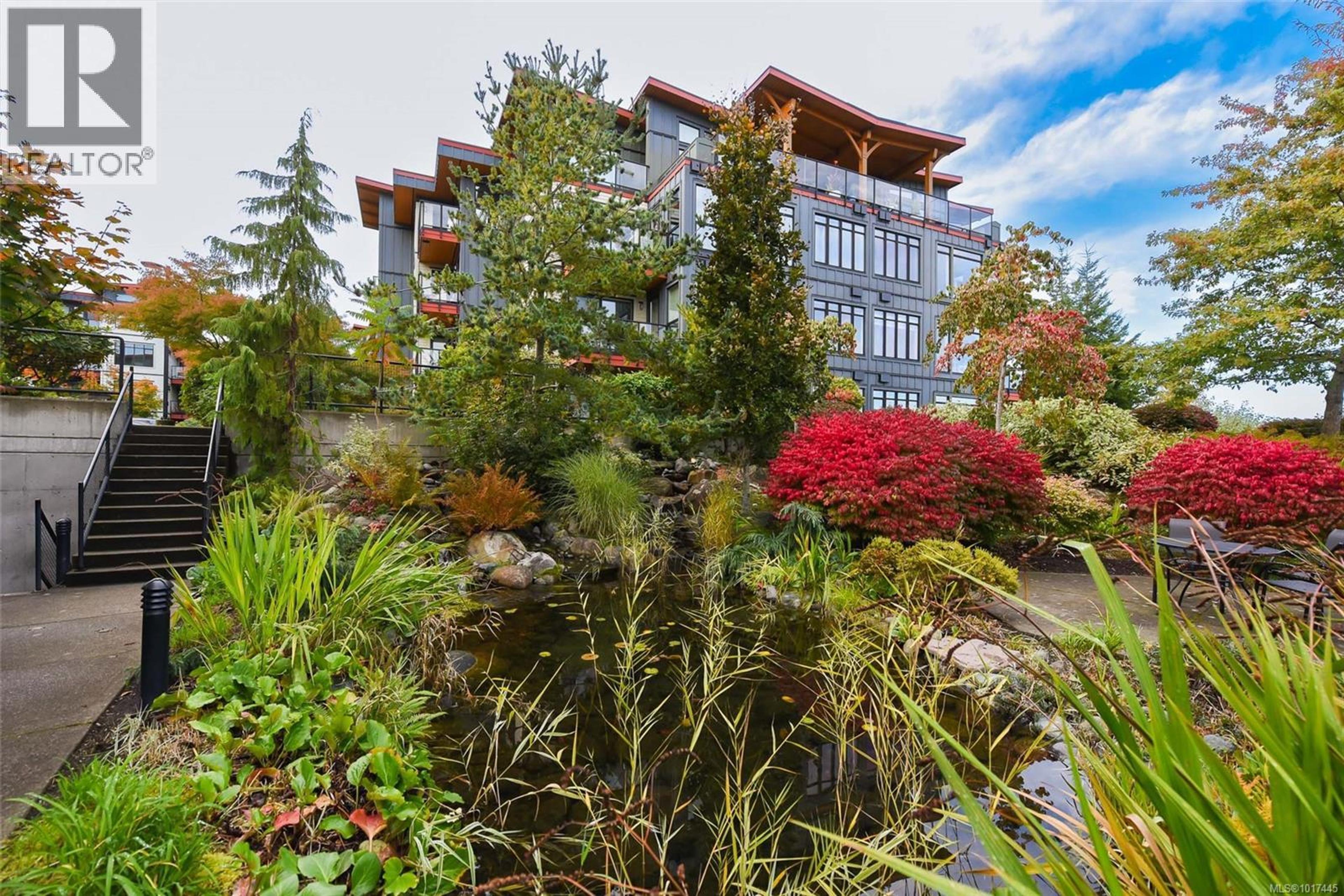 2300 Mansfield Dr, Courtenay - Exteriors - Photo 9