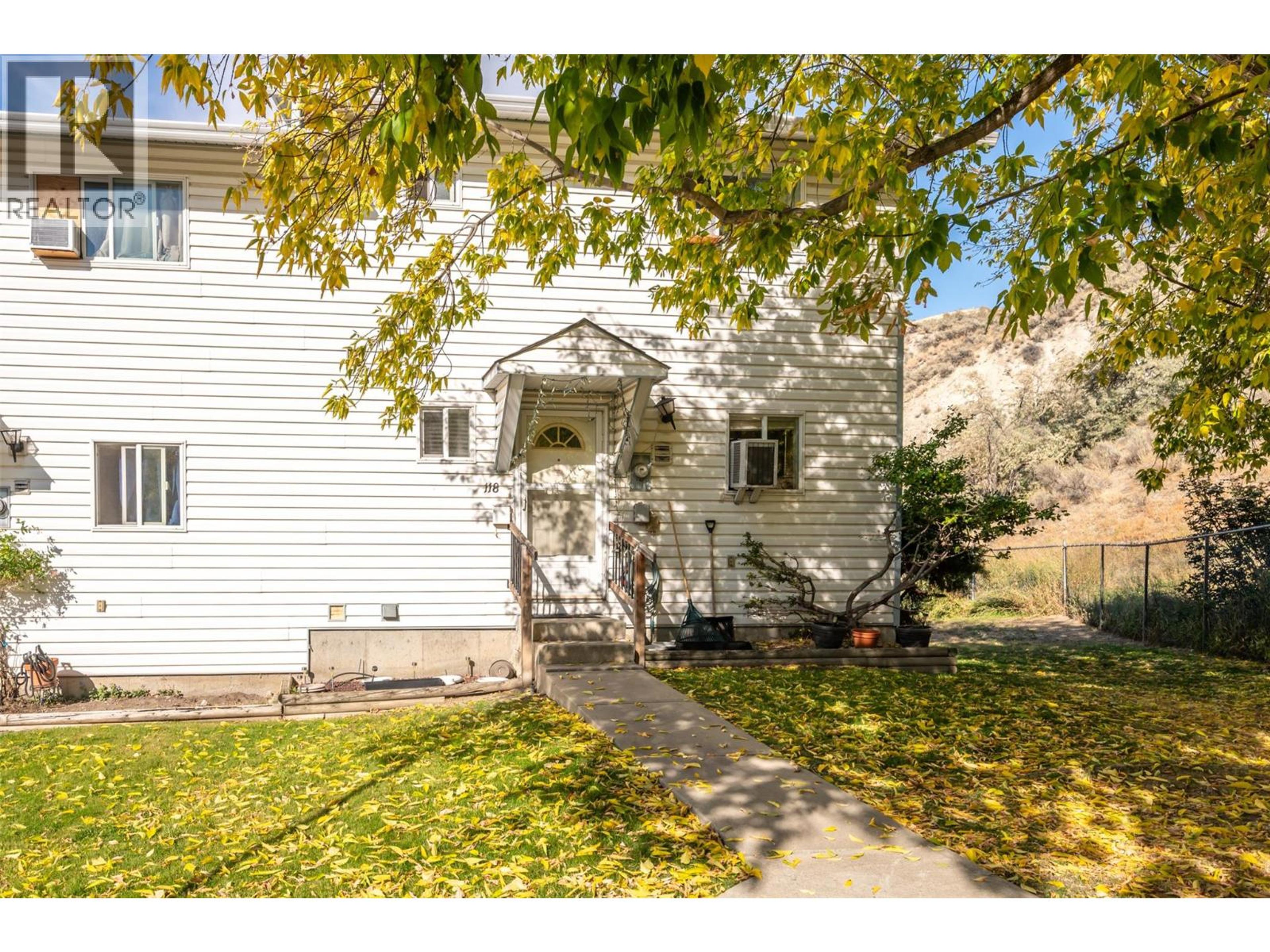 3004 South Main Street, Penticton - Exteriors - Photo 2