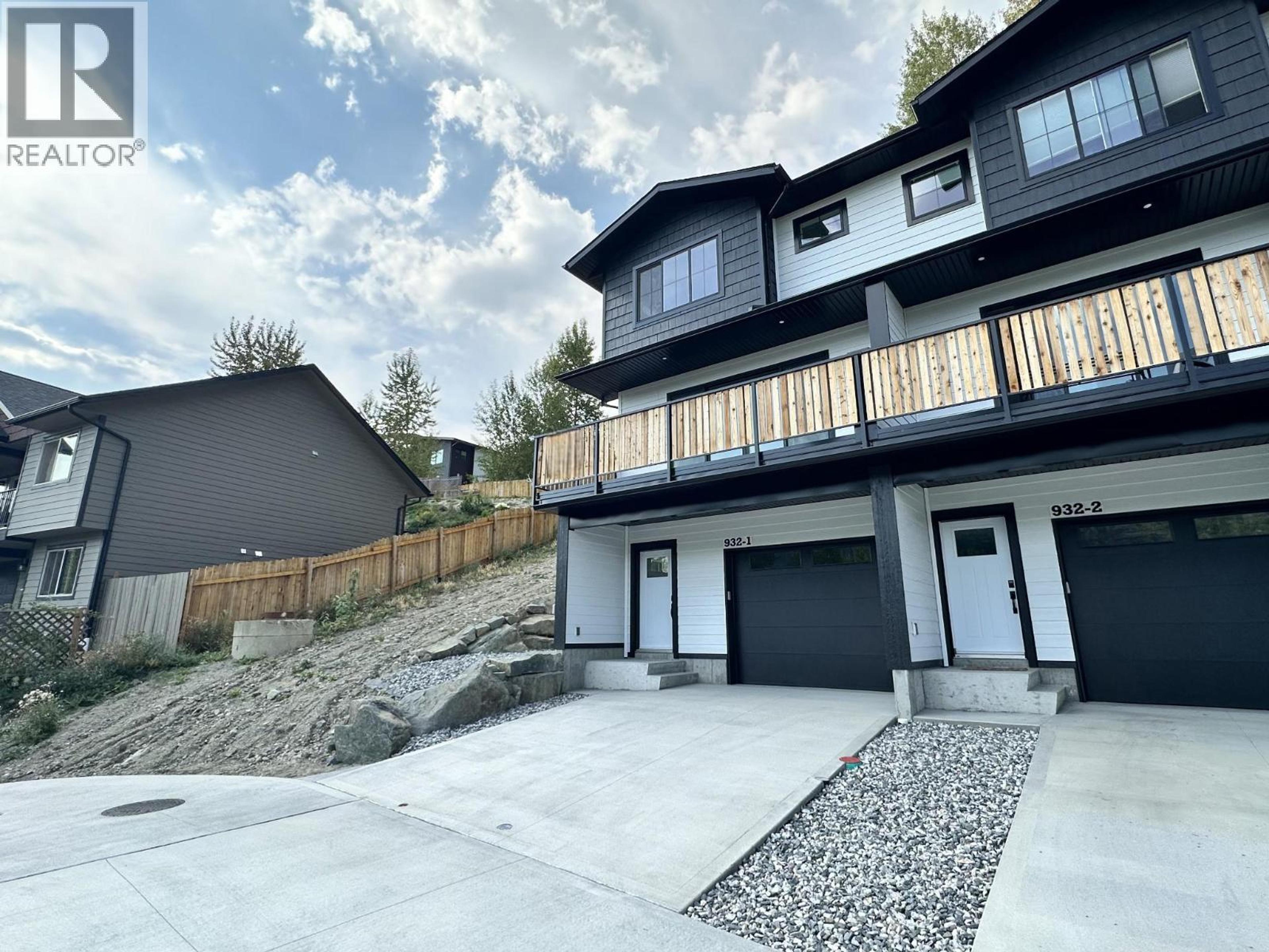 932-1 Redstone Drive, Rossland - Exteriors - Full Complex View - Photo 3