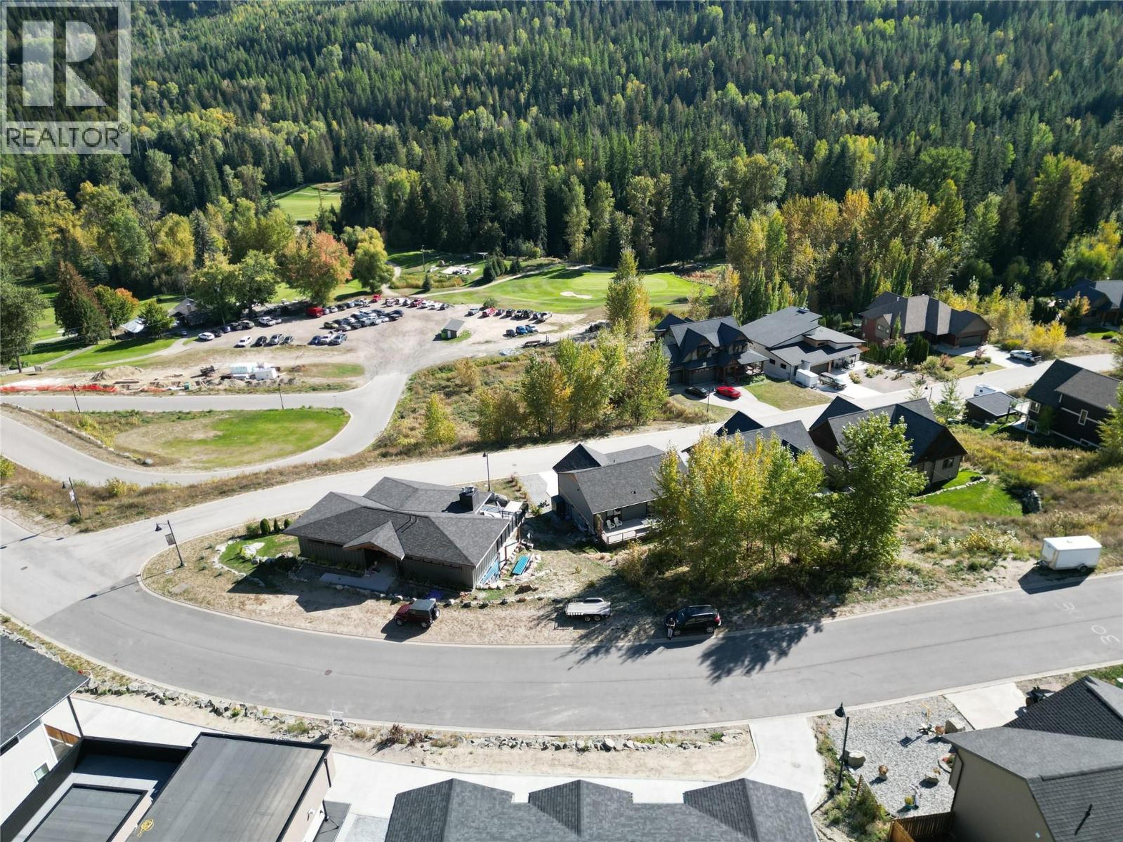 932-1 Redstone Drive, Rossland - Exteriors - Full Complex View, Drone/Aerial View - Photo 4