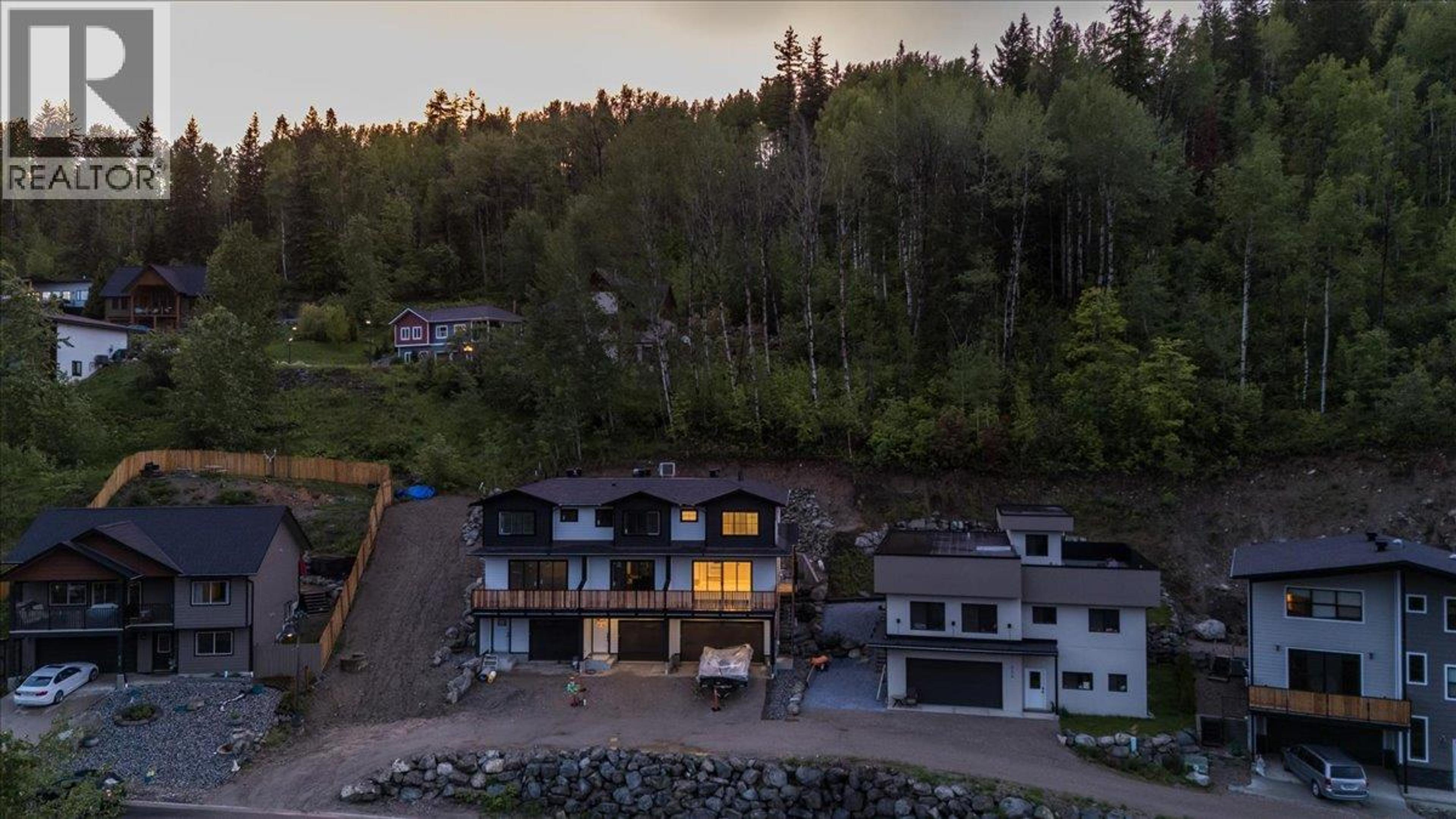 932-1 Redstone Drive, Rossland - Exteriors - Full Complex View - Photo 8