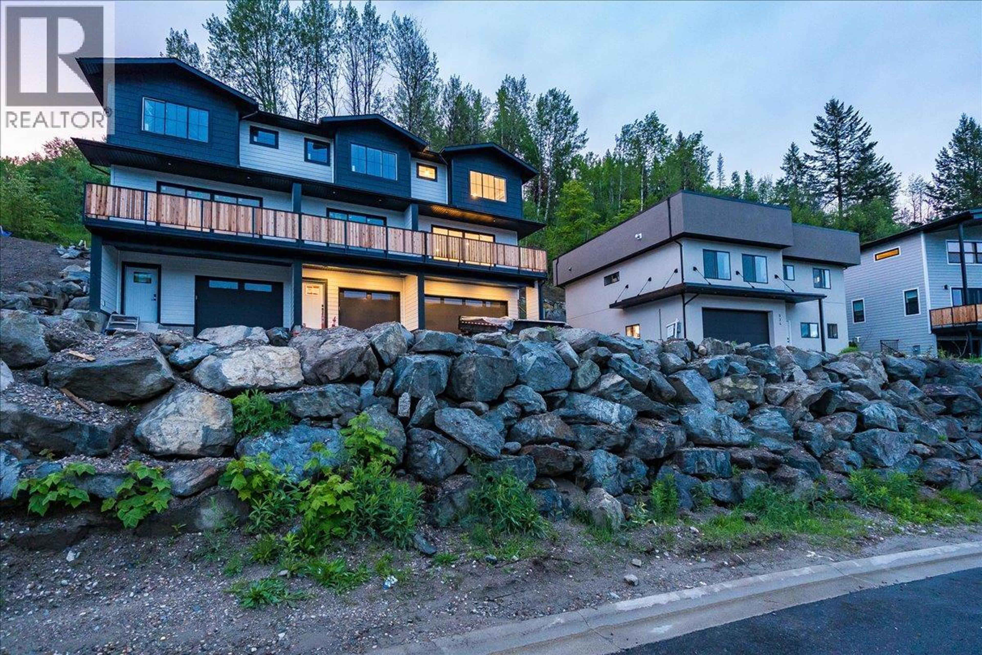 932-1 Redstone Drive, Rossland - Exteriors - Full Complex View - Photo 11