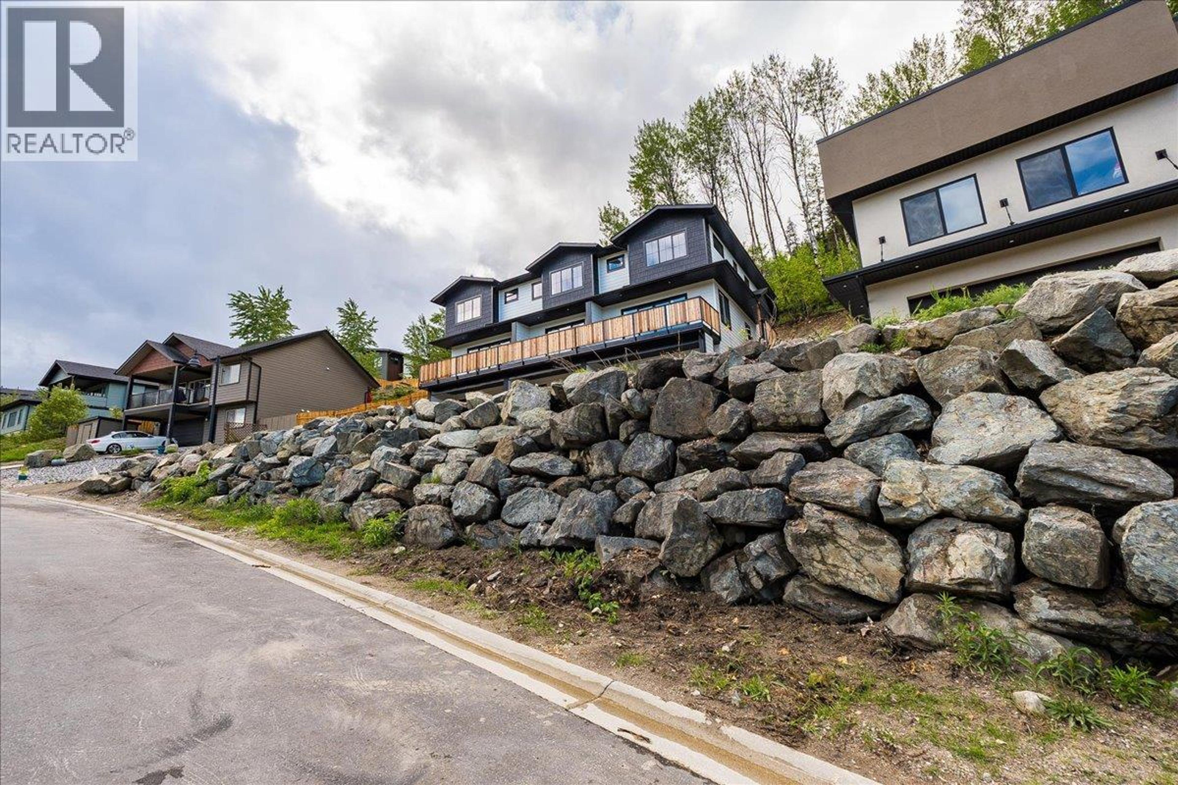 932-1 Redstone Drive, Rossland - Exteriors - Full Complex View - Photo 12