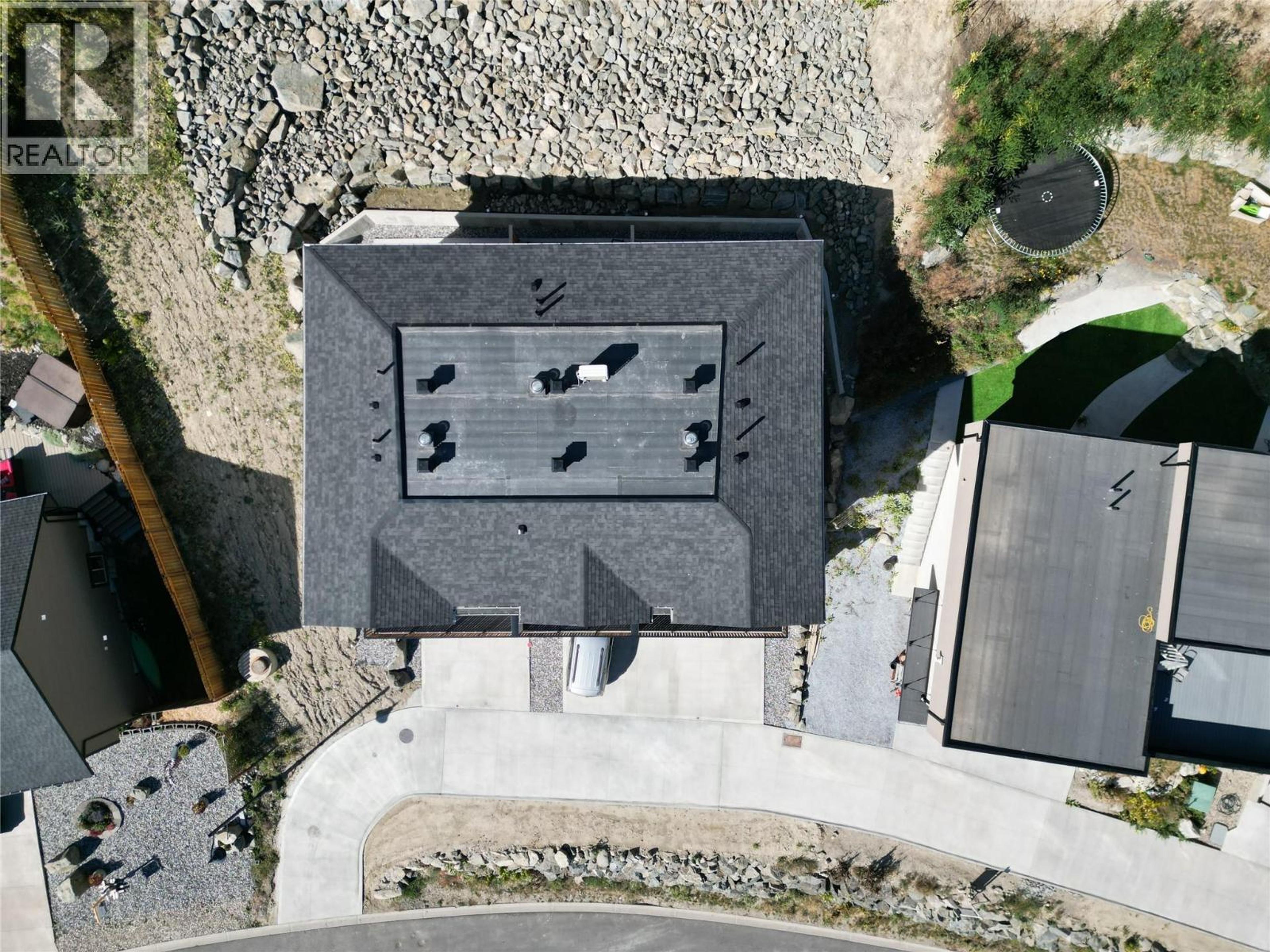 932-1 Redstone Drive, Rossland - Exteriors - Drone/Aerial View - Photo 13