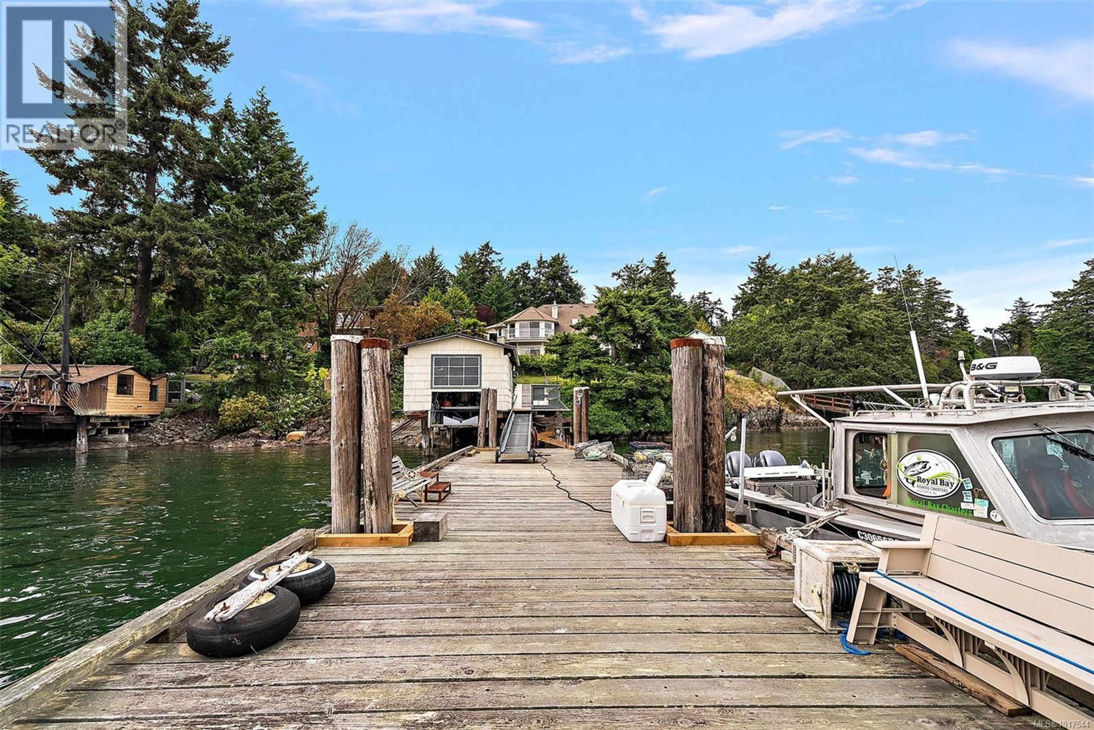 8 Lighthouse Lane, View Royal - Exteriors - Photo 6