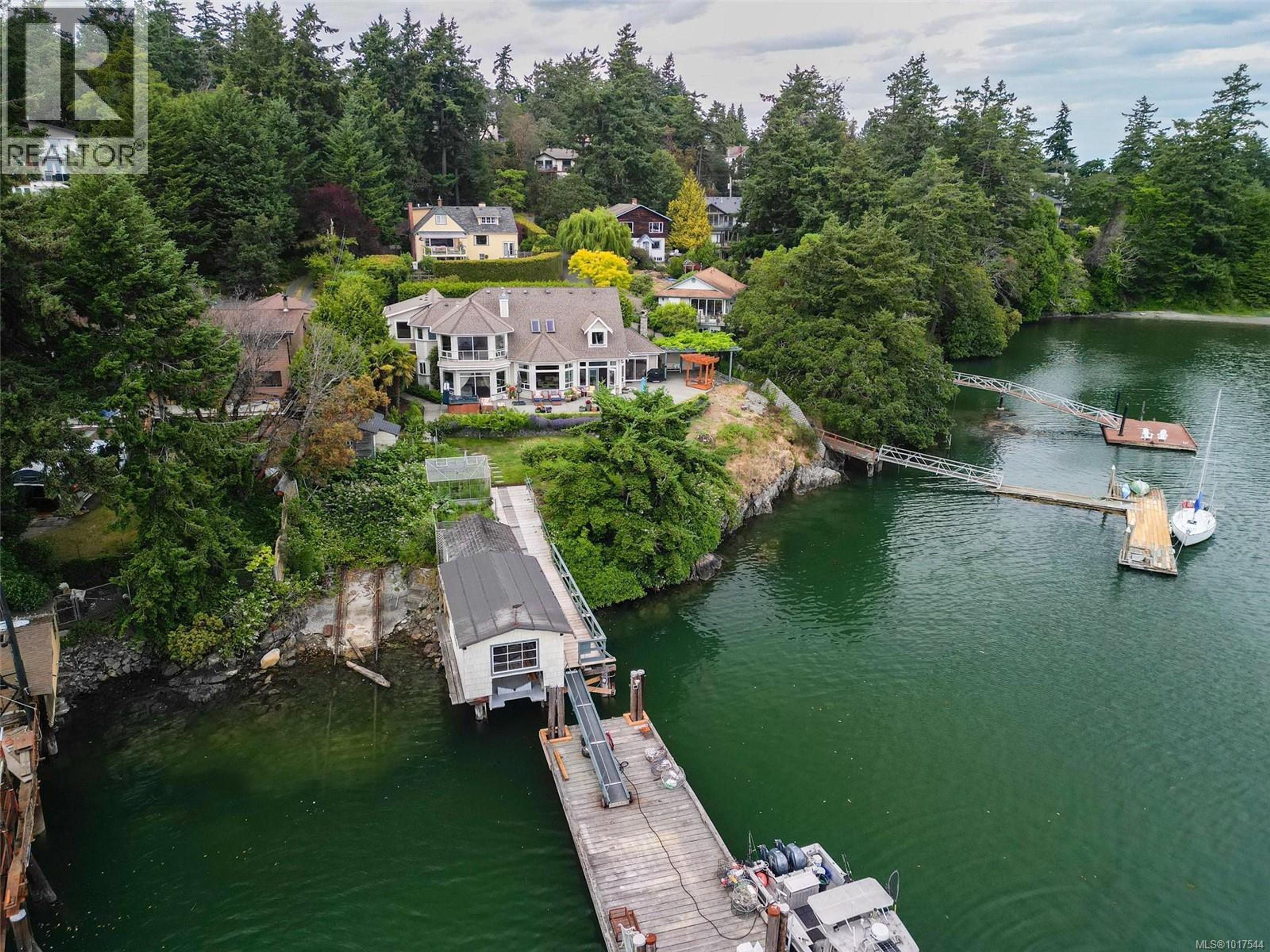 8 Lighthouse Lane, View Royal - Exteriors - Drone/Aerial View - Photo 10