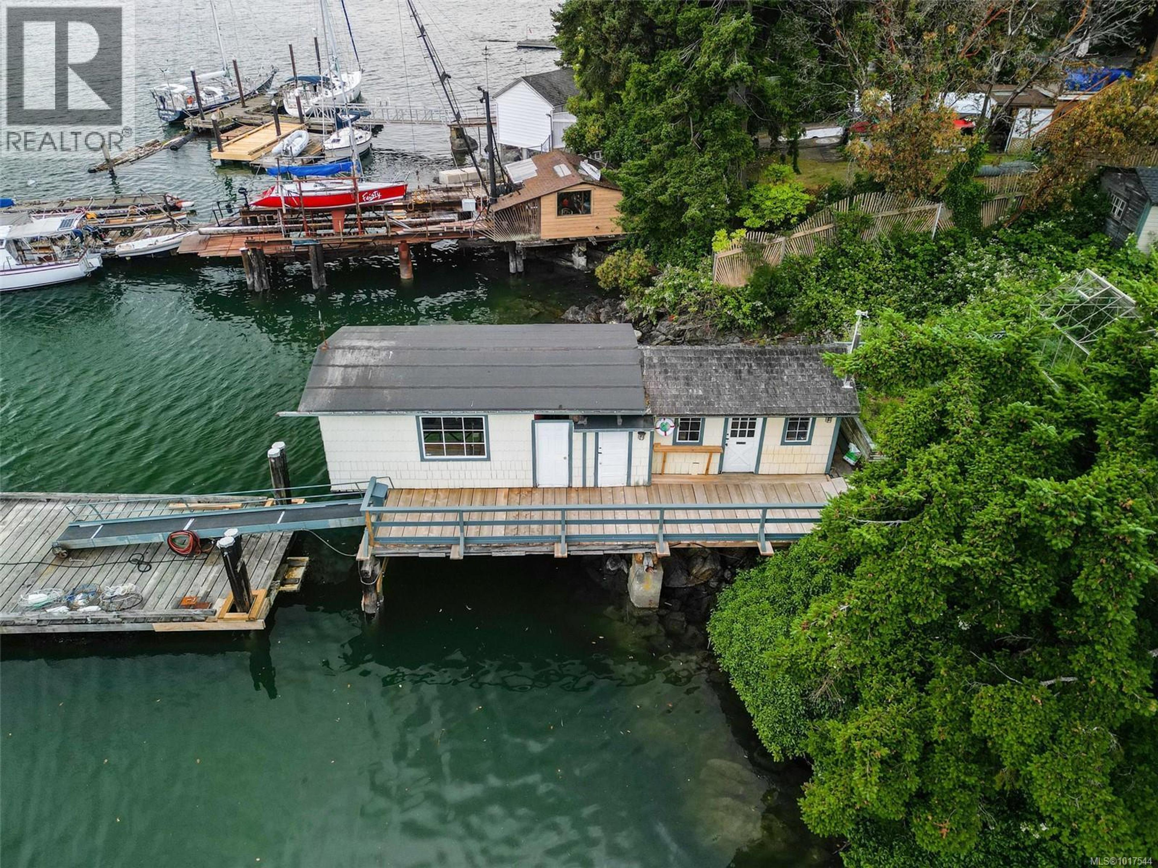 8 Lighthouse Lane, View Royal - Exteriors - Drone/Aerial View - Photo 15