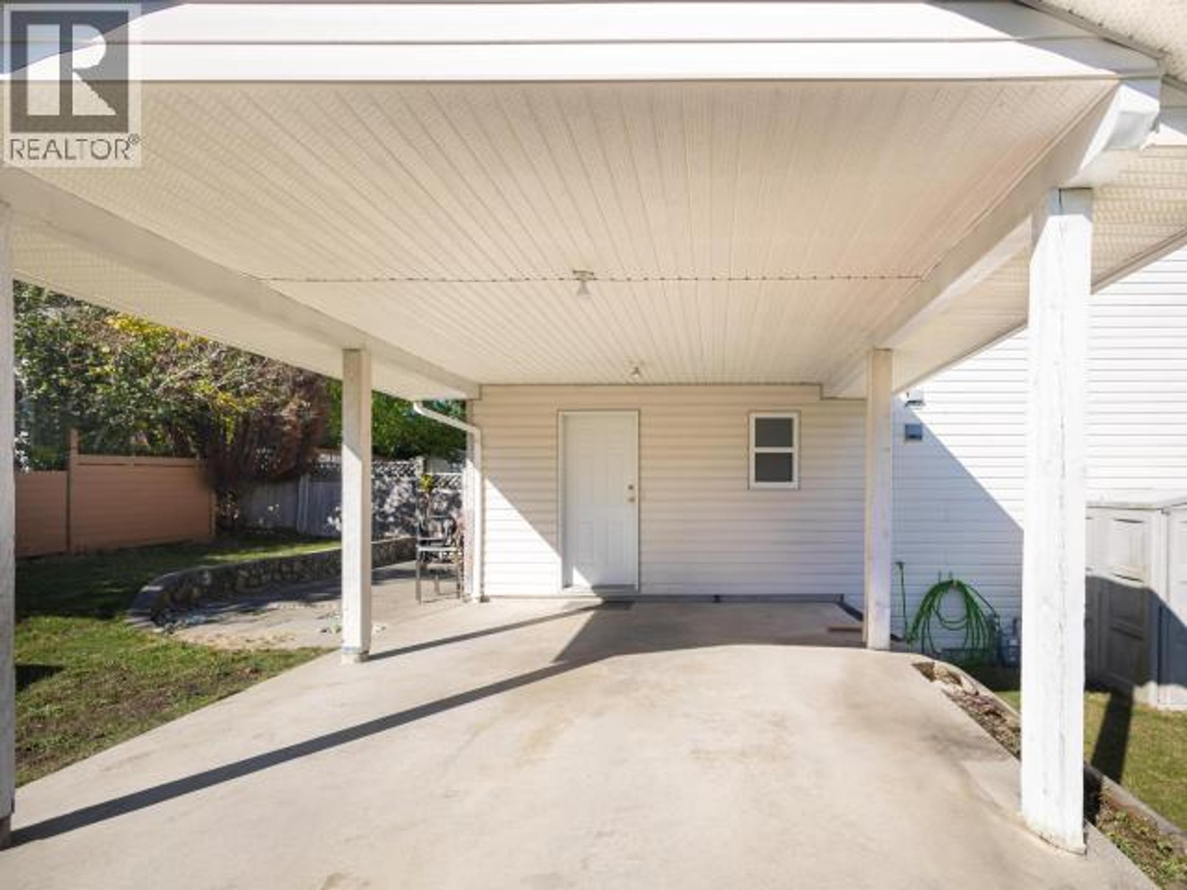 5399 MANSON AVE, Powell River - Exteriors - Photo 4