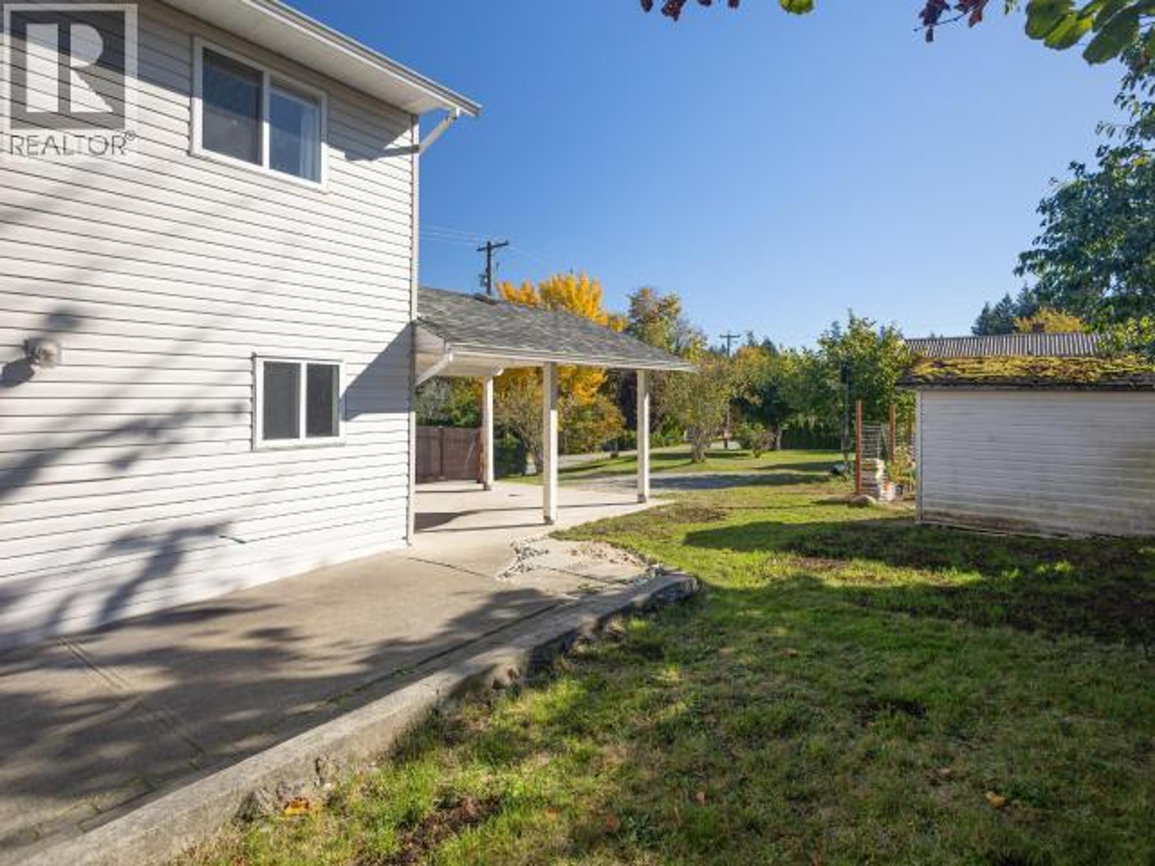 5399 MANSON AVE, Powell River - Exteriors - Photo 5