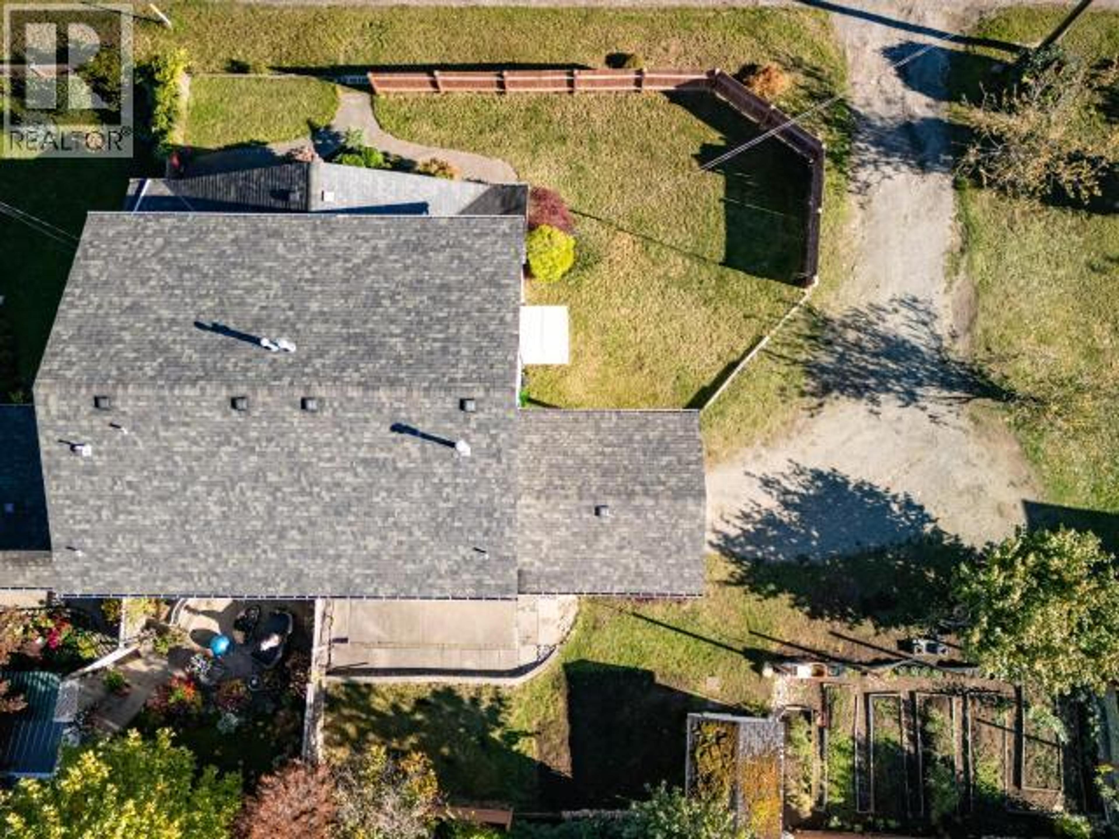 5399 MANSON AVE, Powell River - Exteriors - Drone/Aerial View - Photo 8