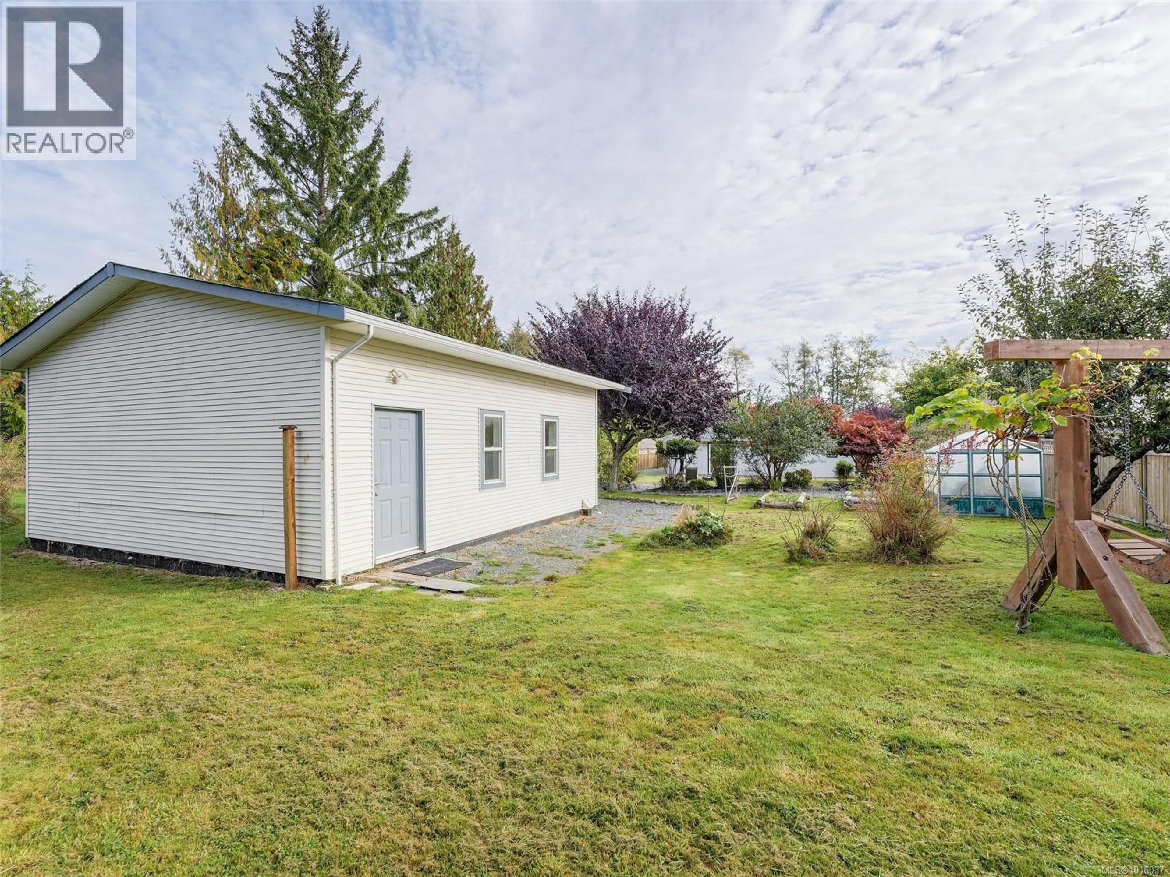 1666 Whiffin Spit Rd, Sooke - Exteriors - Photo 4