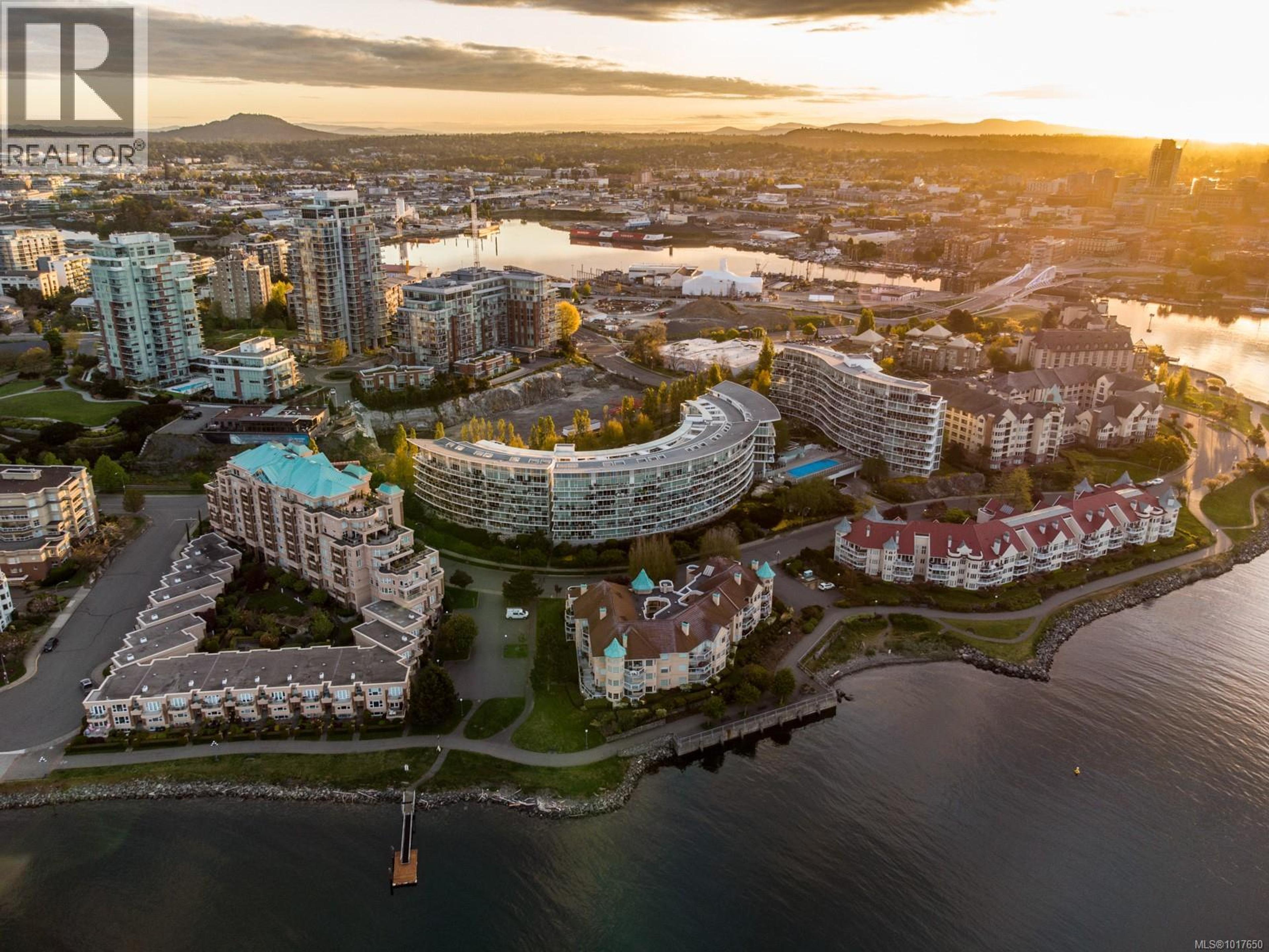 68 Songhees Rd, Victoria - Exteriors - Full Complex View, Drone/Aerial View - Photo 4