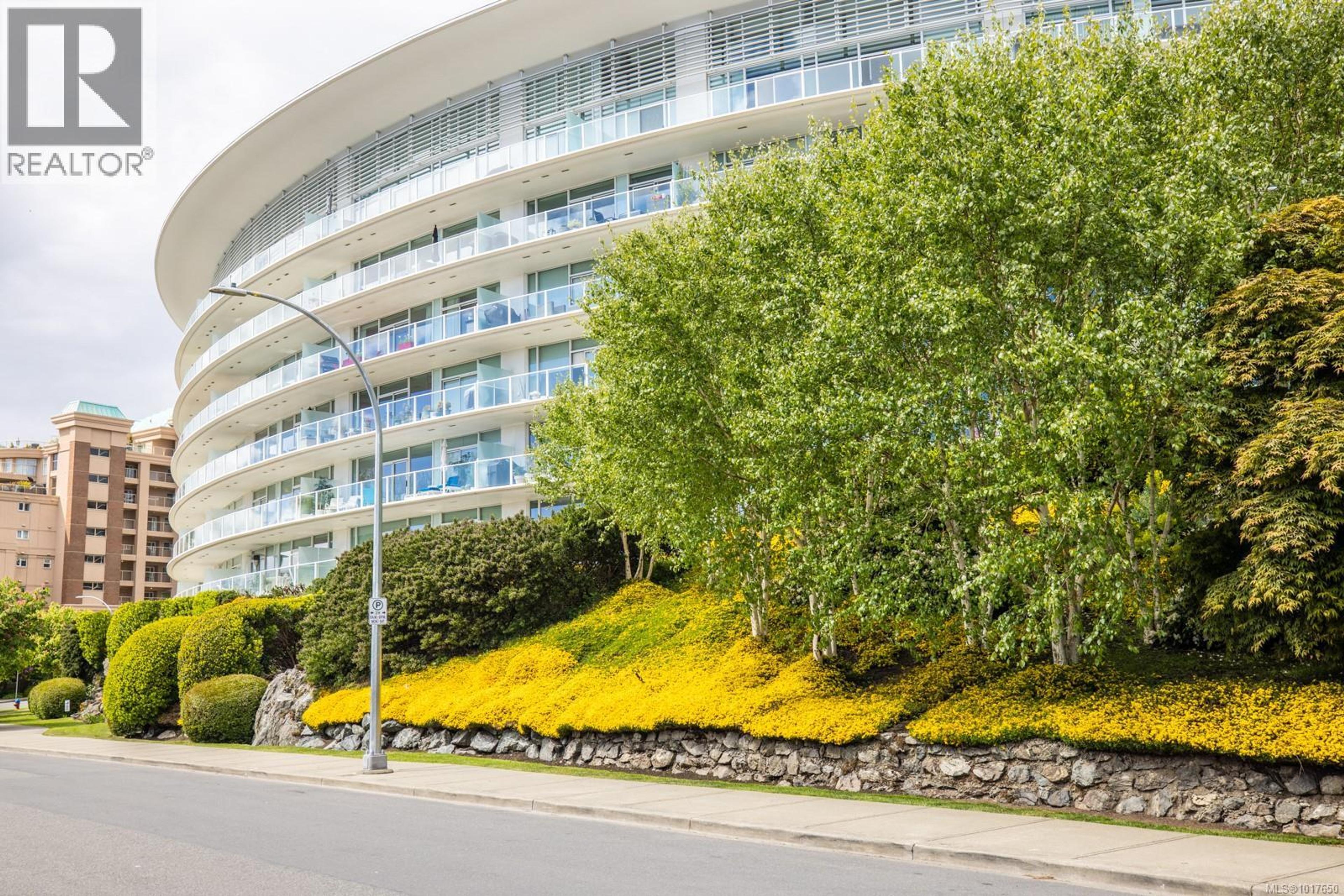 68 Songhees Rd, Victoria - Exteriors - Full Complex View - Photo 3