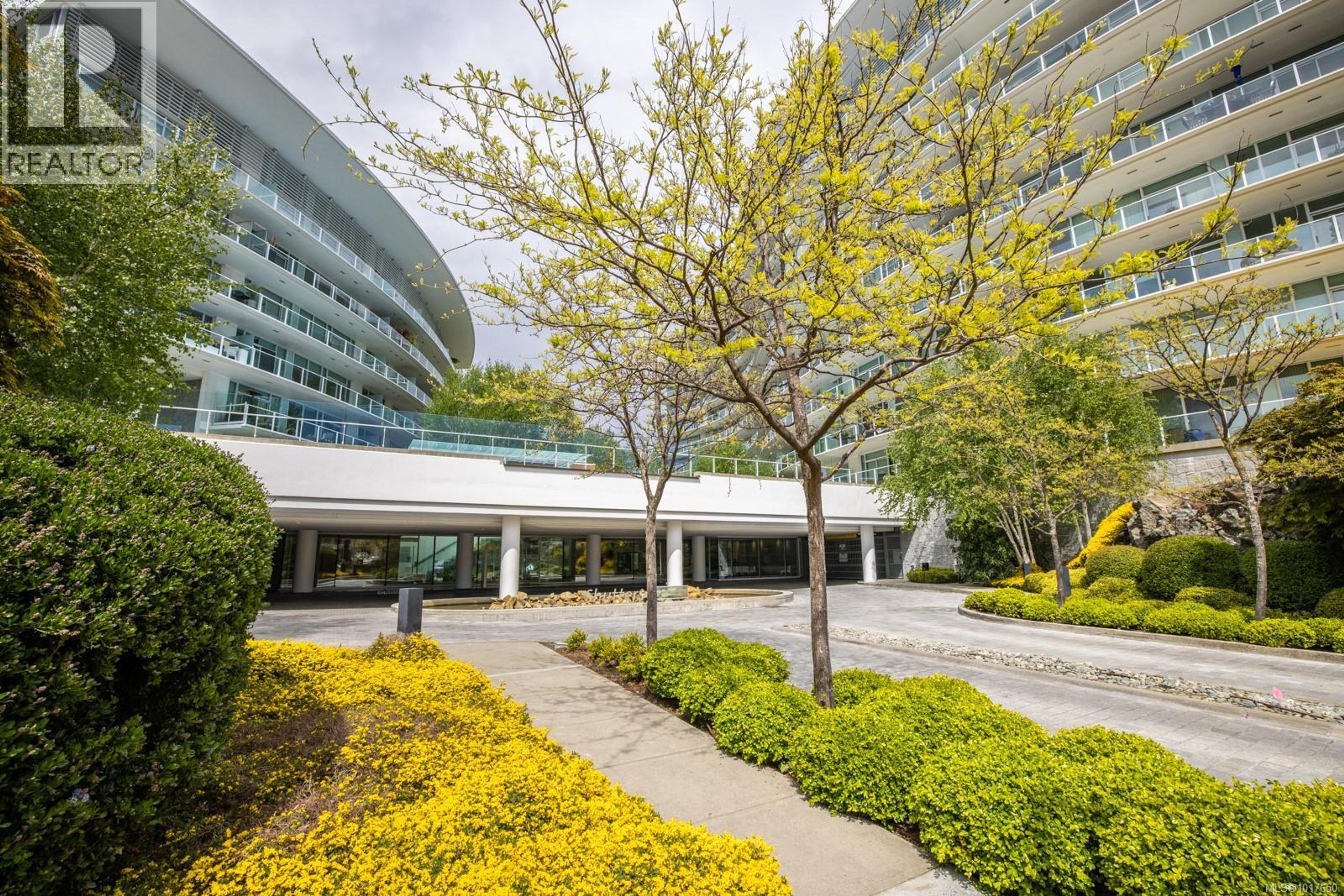 68 Songhees Rd, Victoria - Exteriors - Full Complex View - Photo 6